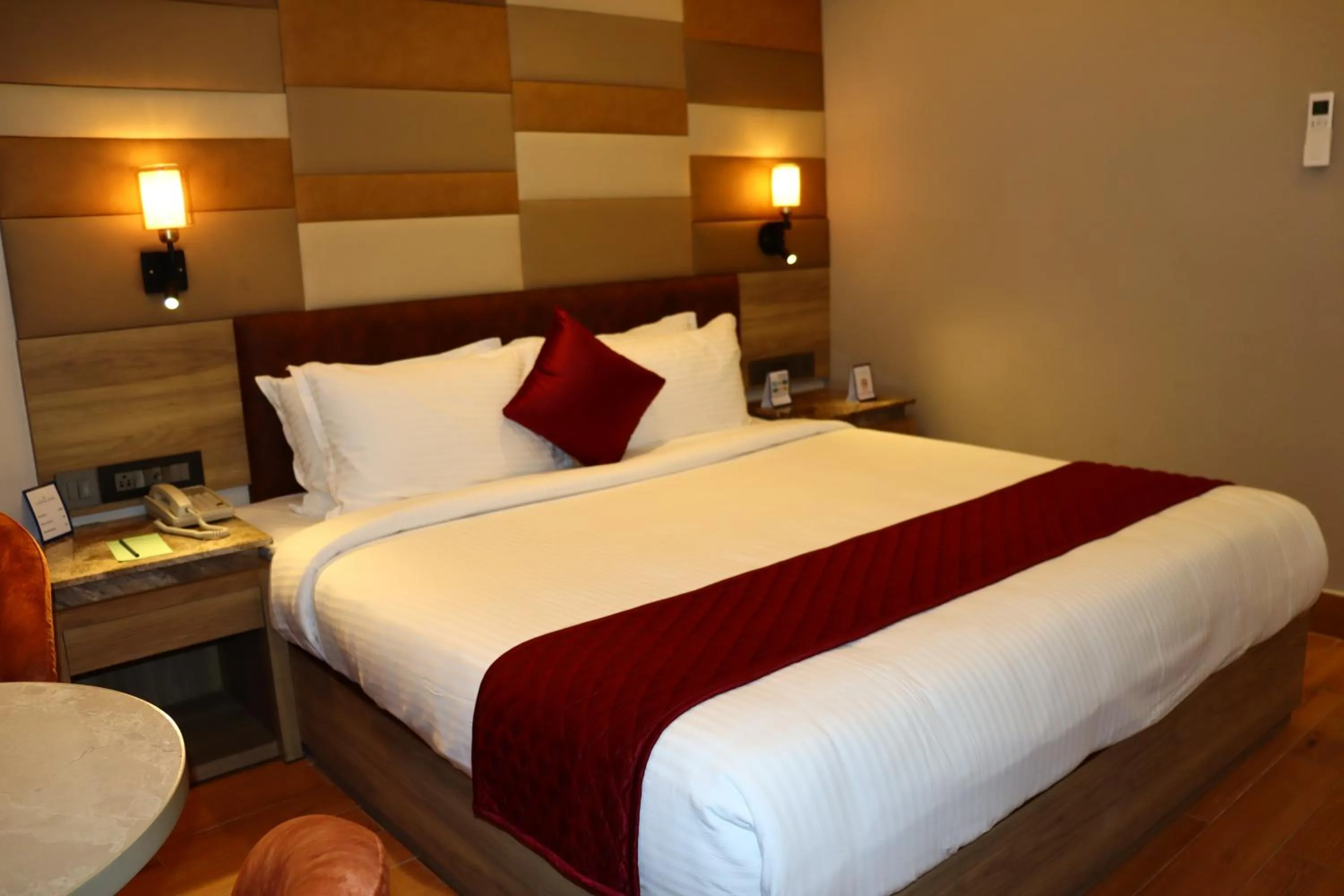 Bed in Capital Park Residency