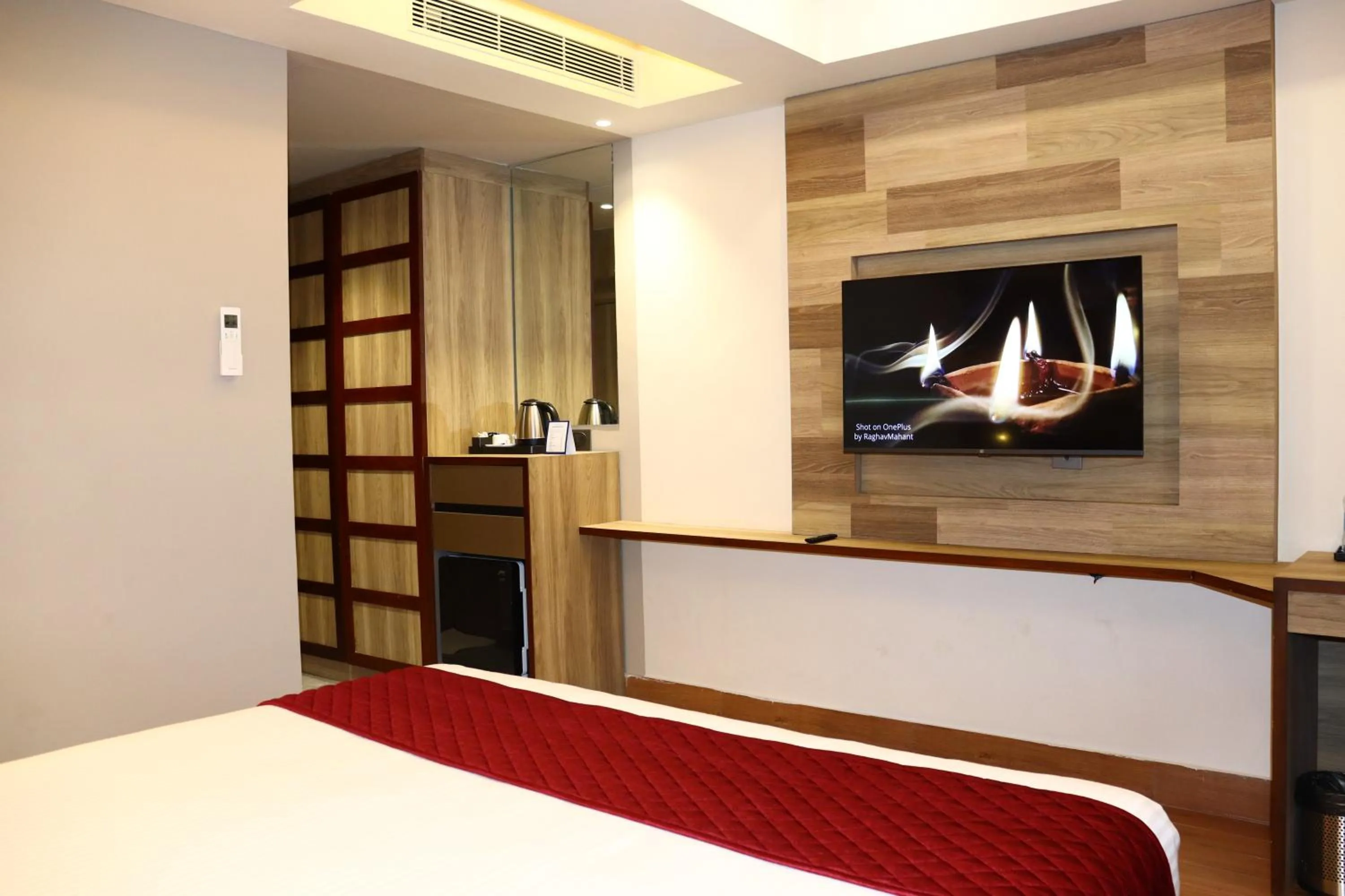 Bed in Capital Park Residency