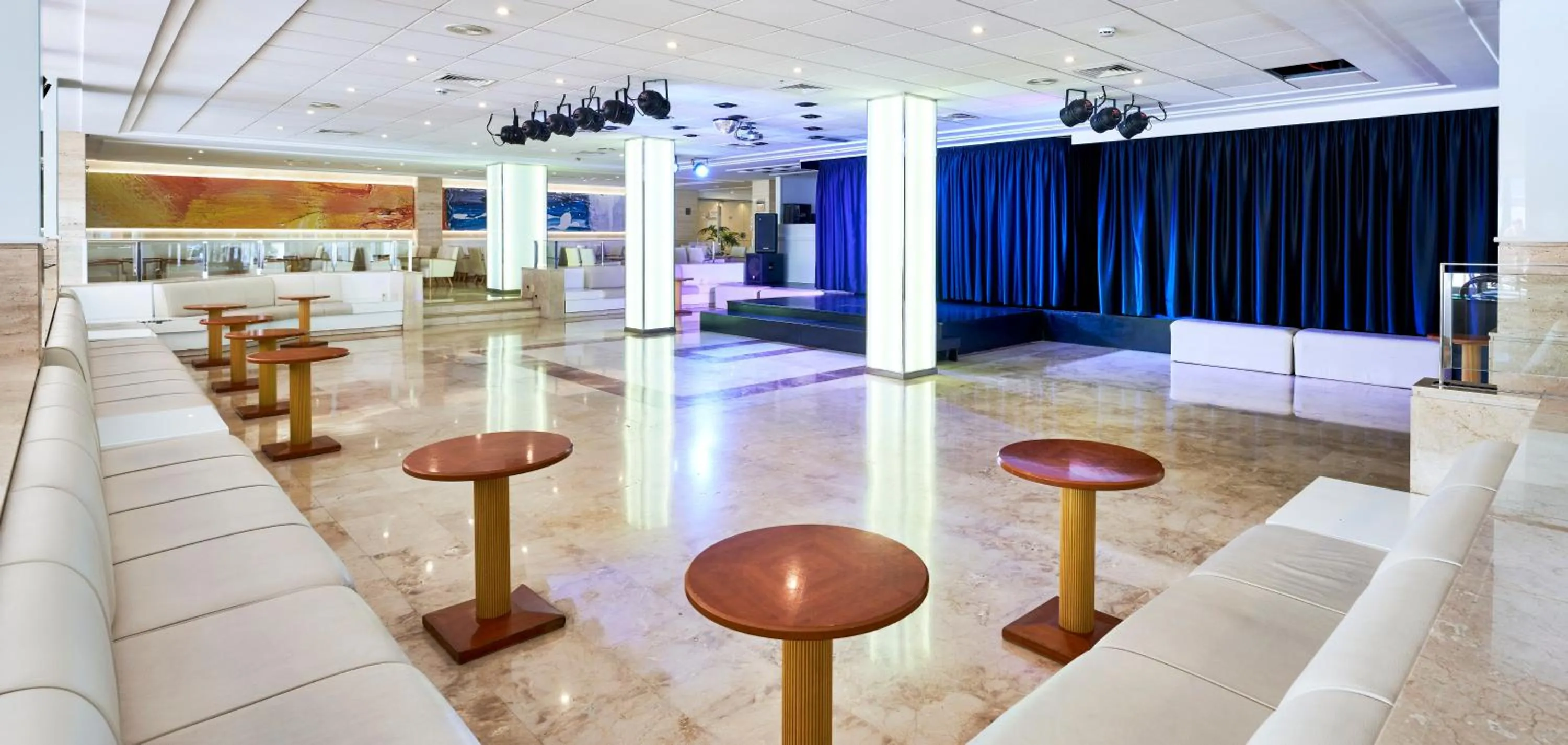 Lounge or bar in Globales Santa Ponsa Park