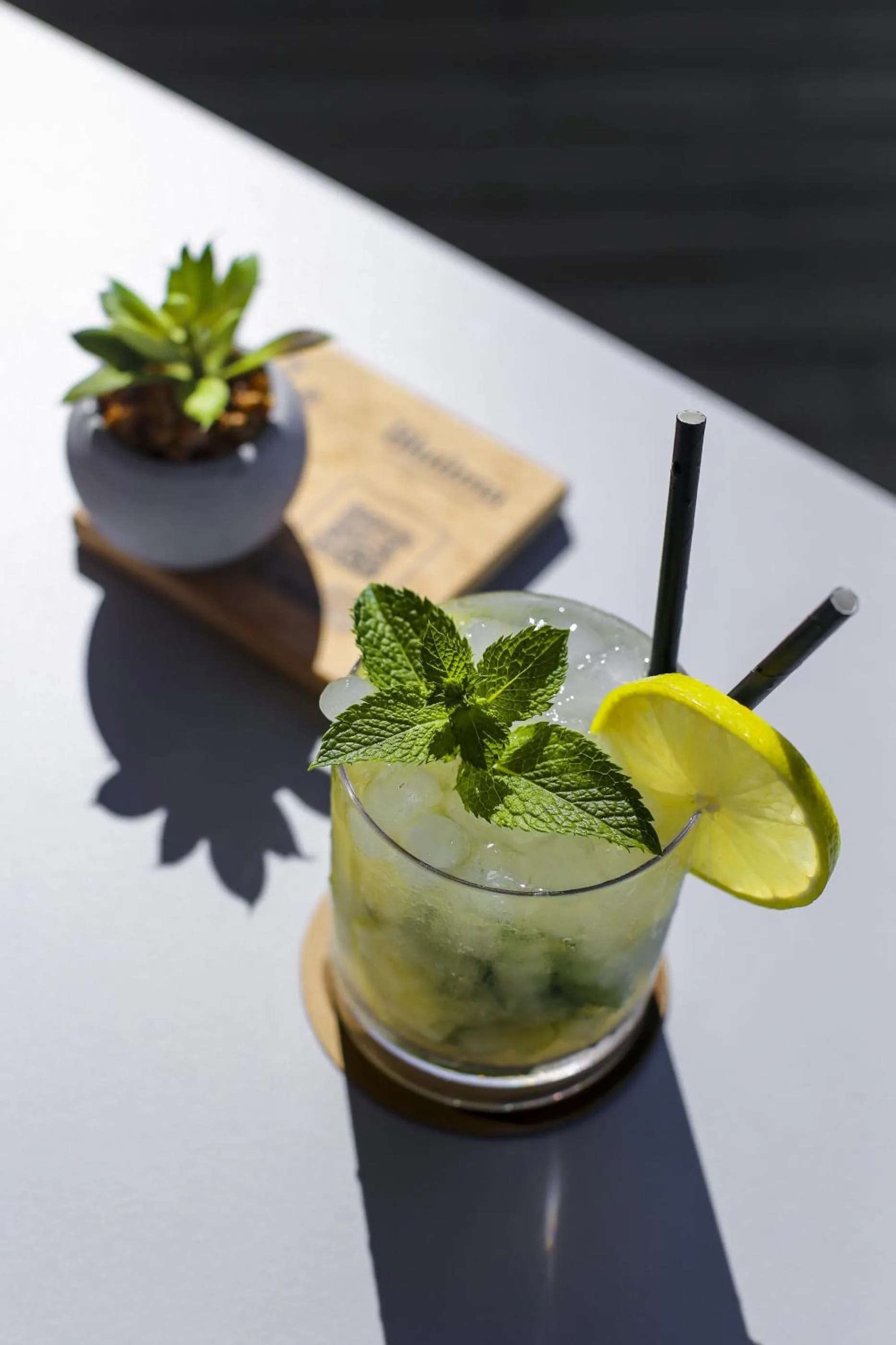 Restaurant/places to eat in Blaumar Hotel