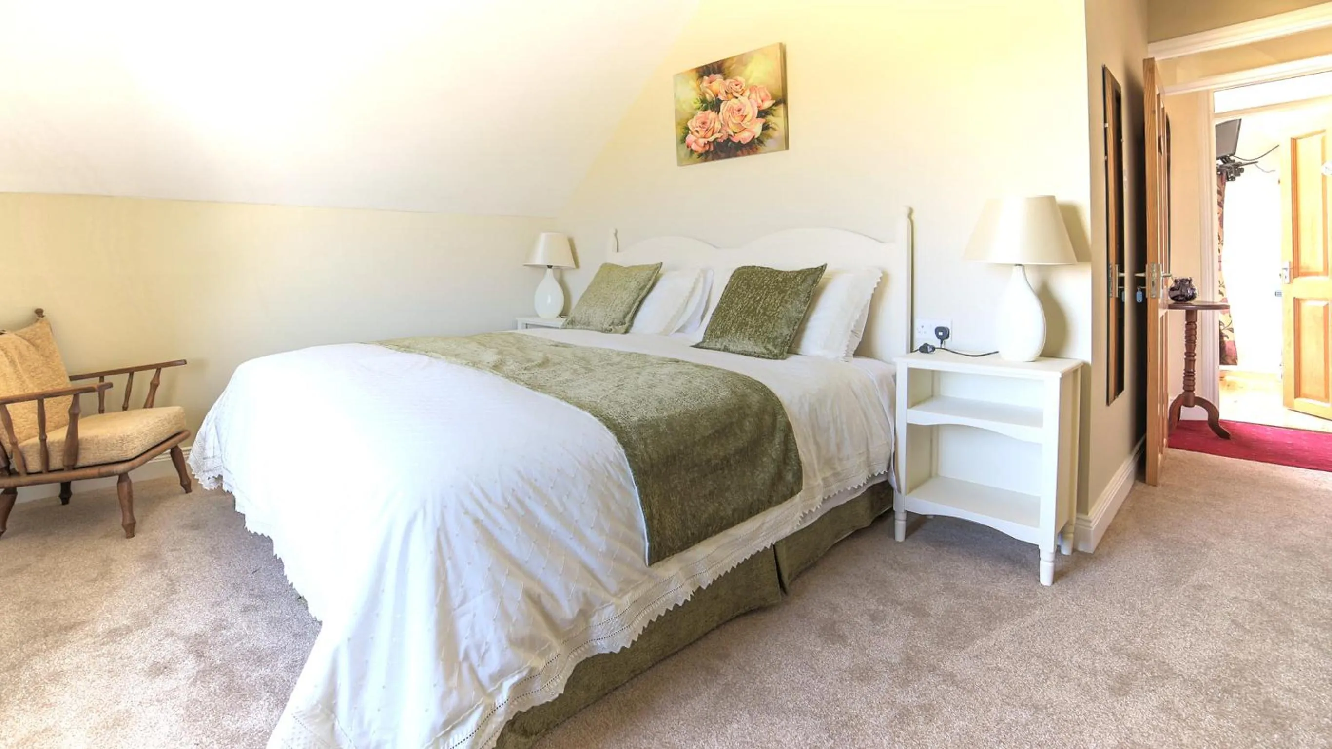 Photo of the whole room, Bed in Bru Chlann Lir