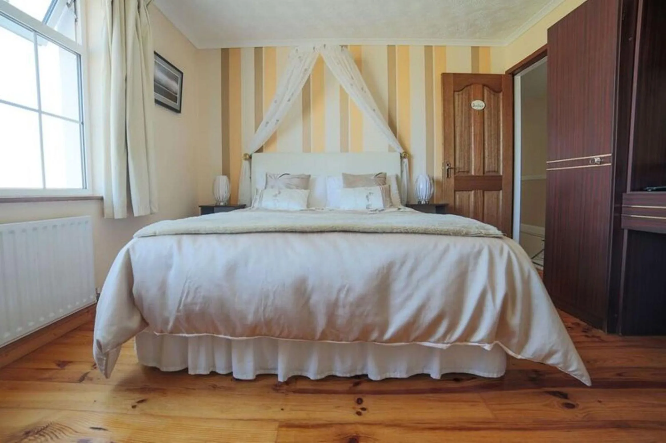 Bedroom, Bed in Bru Chlann Lir