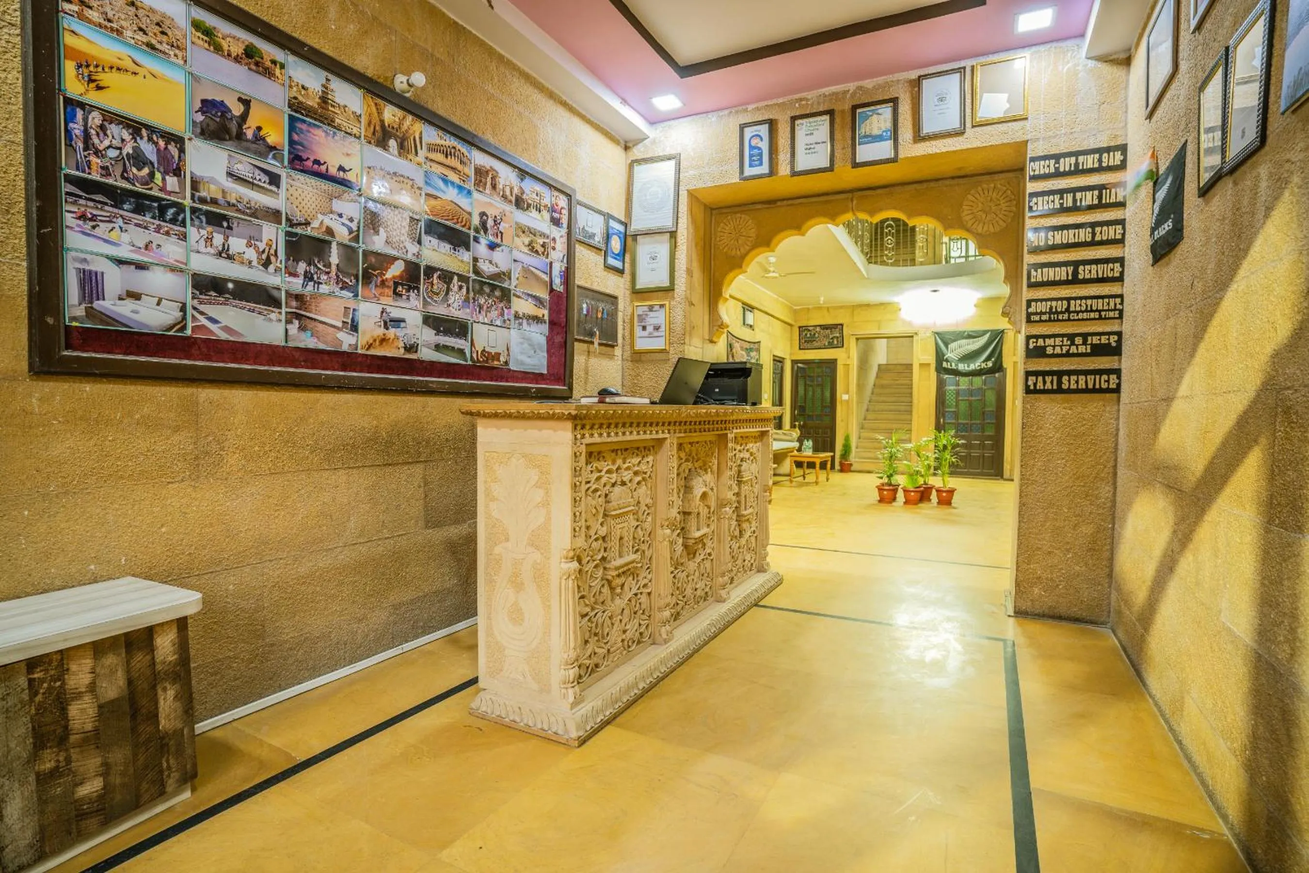 Lobby or reception in Hotel Marina Mahal with Swimming Pool