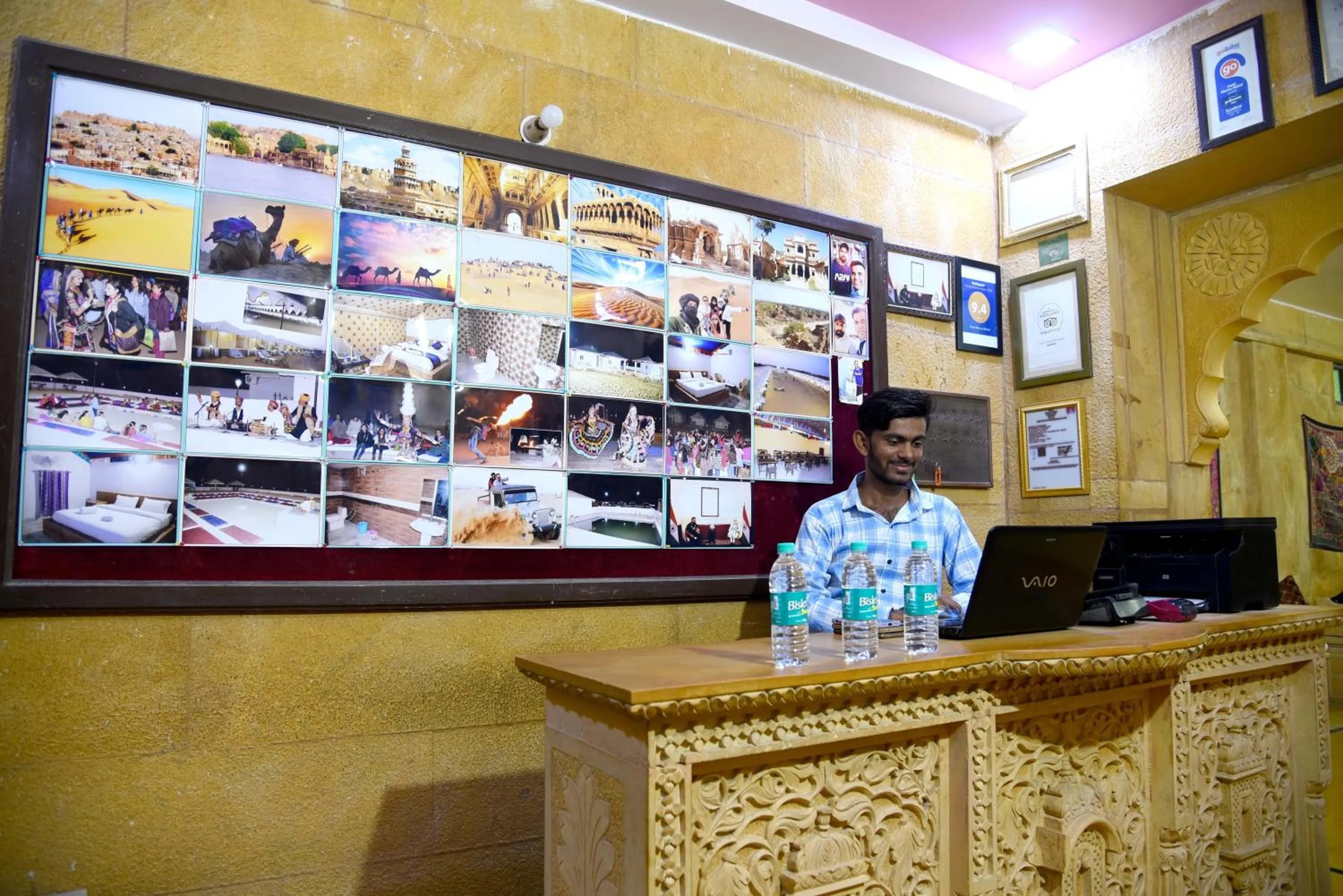 Lobby or reception in Hotel Marina Mahal with Swimming Pool