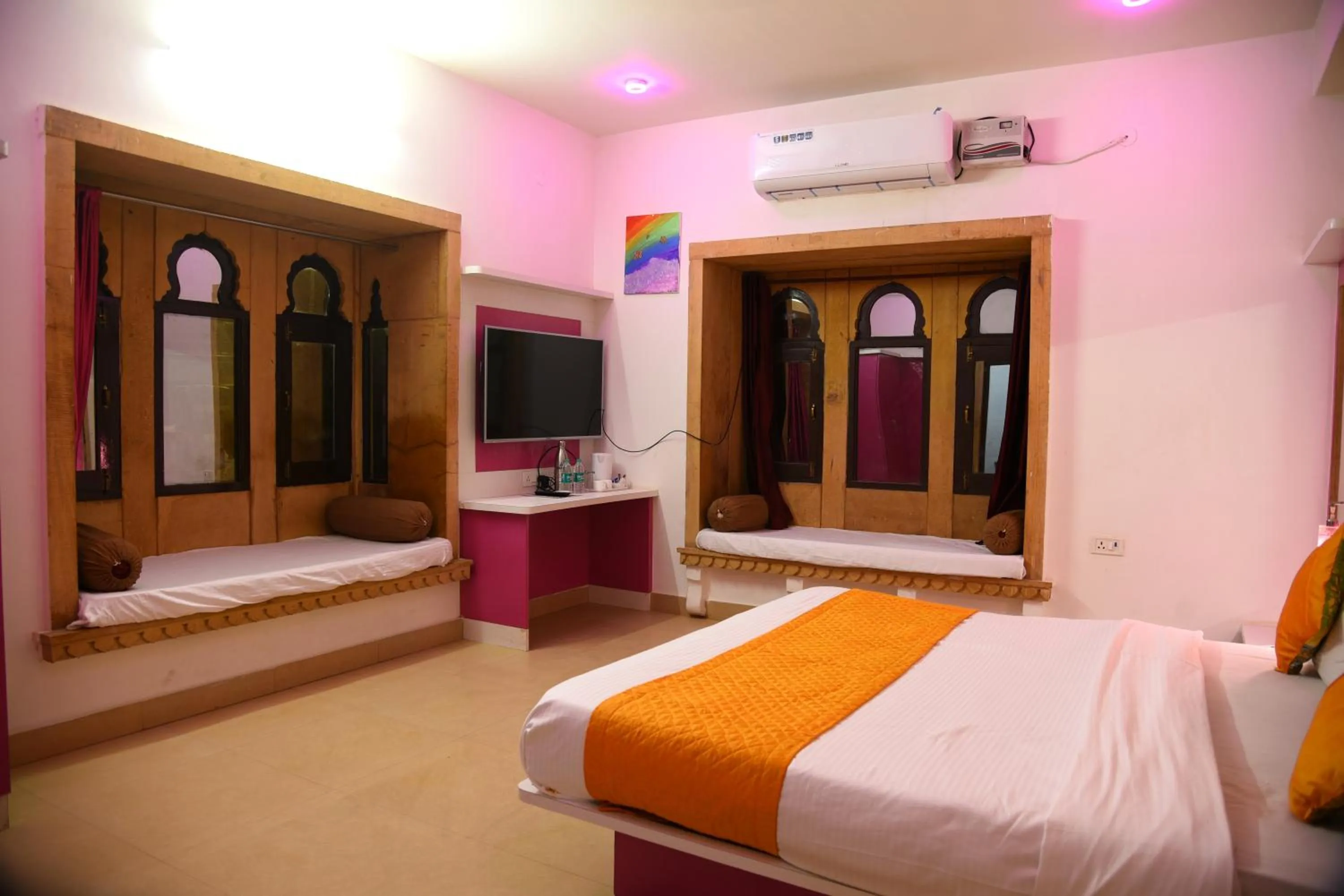 TV and multimedia, Bed in Hotel Marina Mahal with Swimming Pool