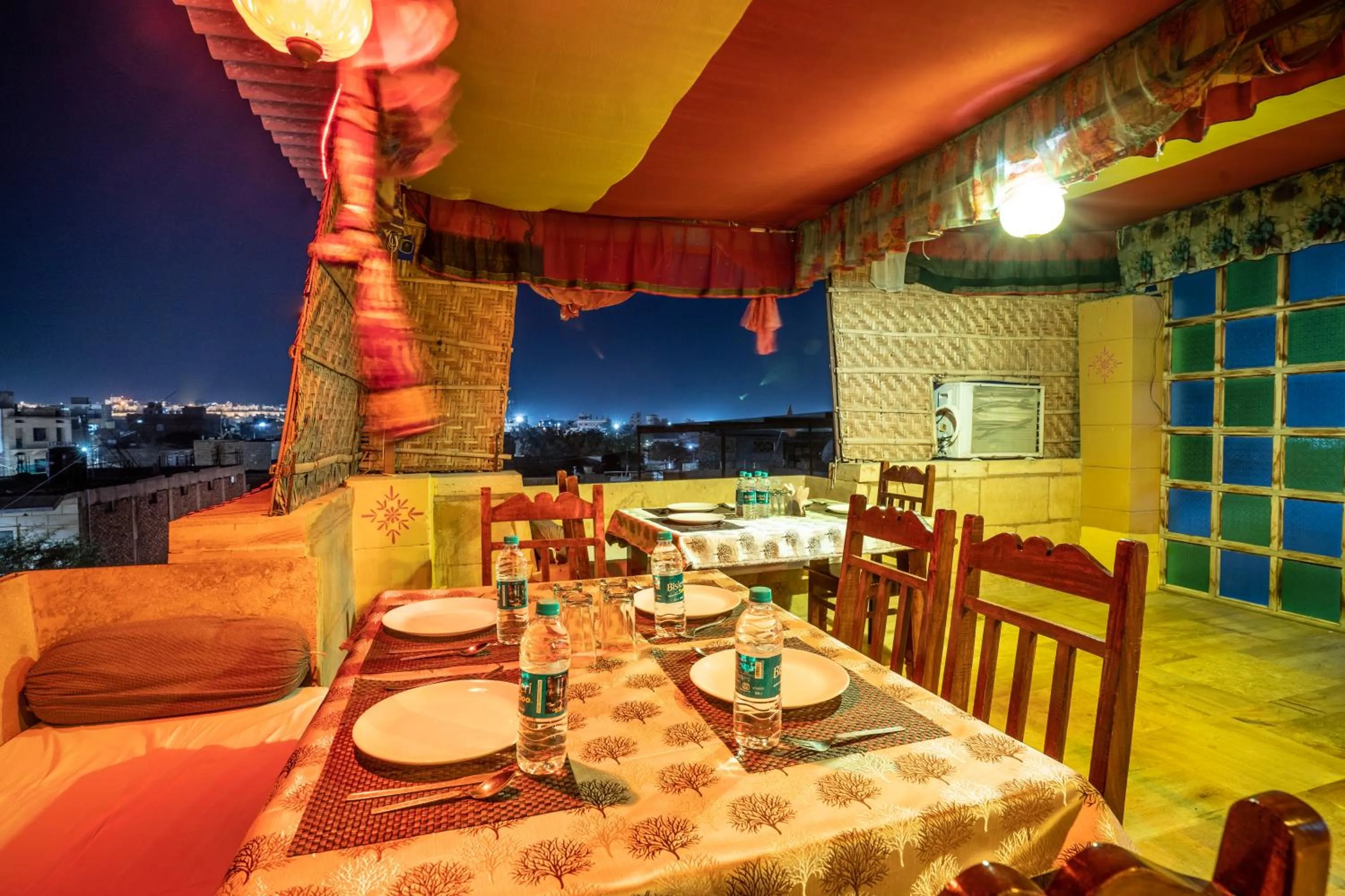 Restaurant/places to eat in Hotel Marina Mahal with Swimming Pool