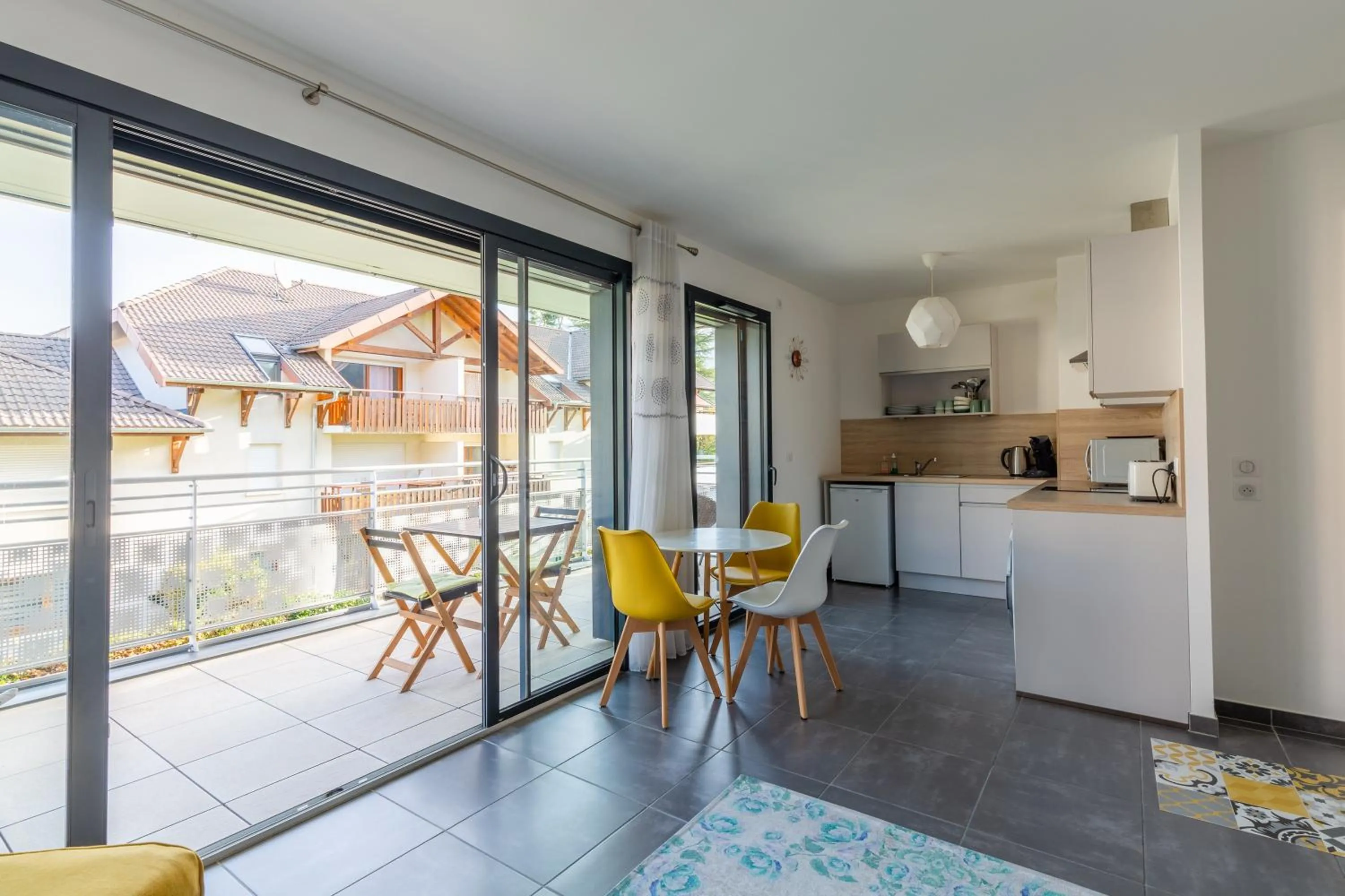 Grand studio bord du lac