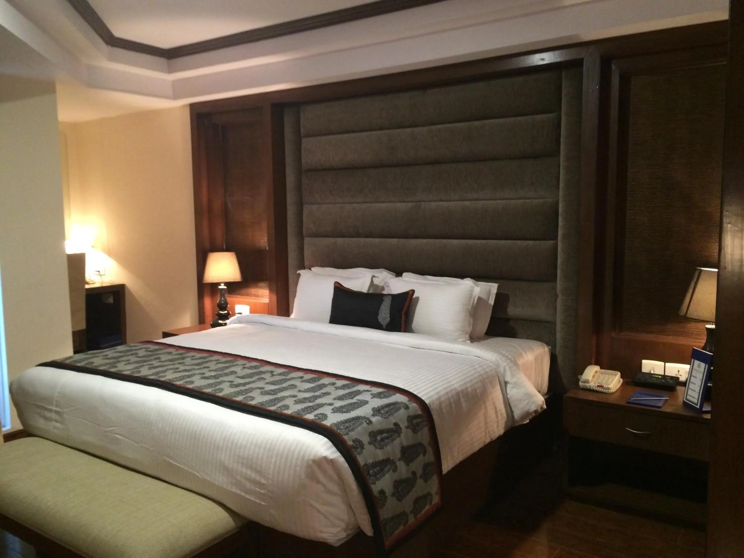 Bed in Golden Tulip Jaipur