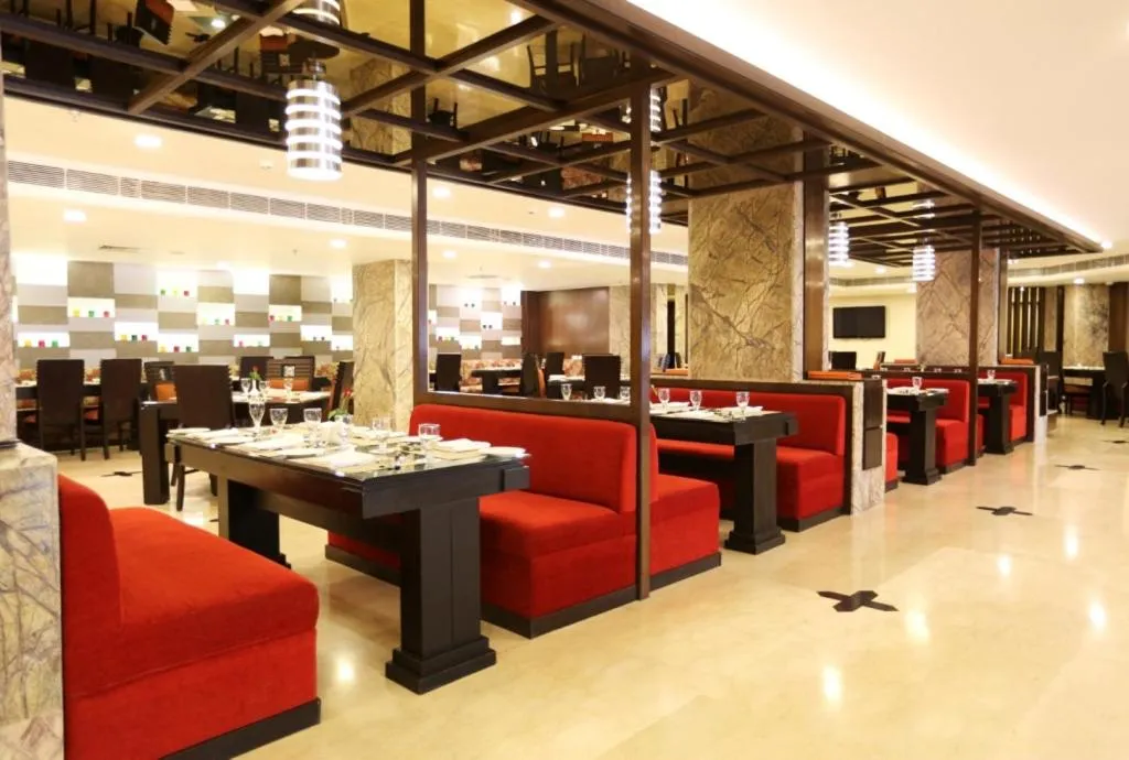 Restaurant/places to eat in Golden Tulip Jaipur