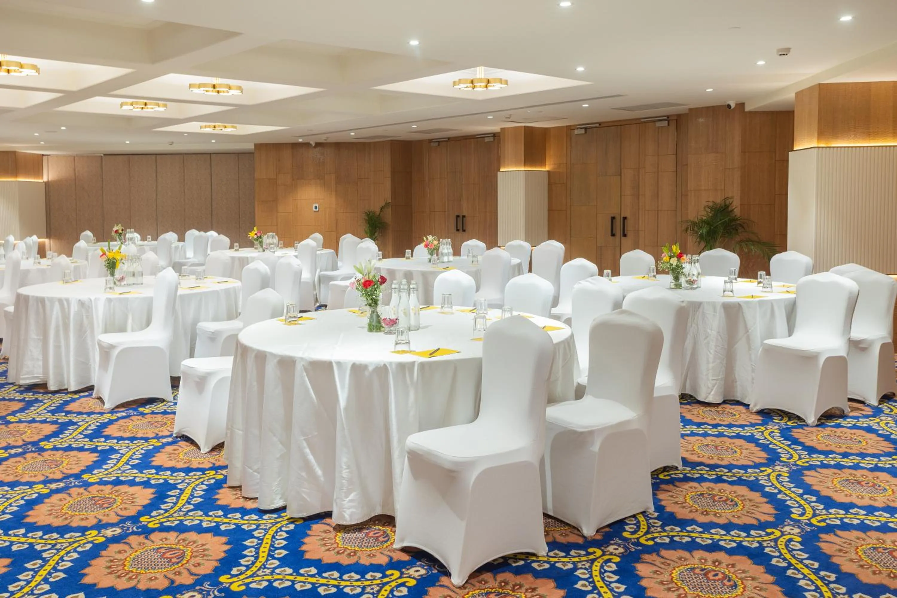 Banquet/Function facilities in Golden Tulip Jaipur
