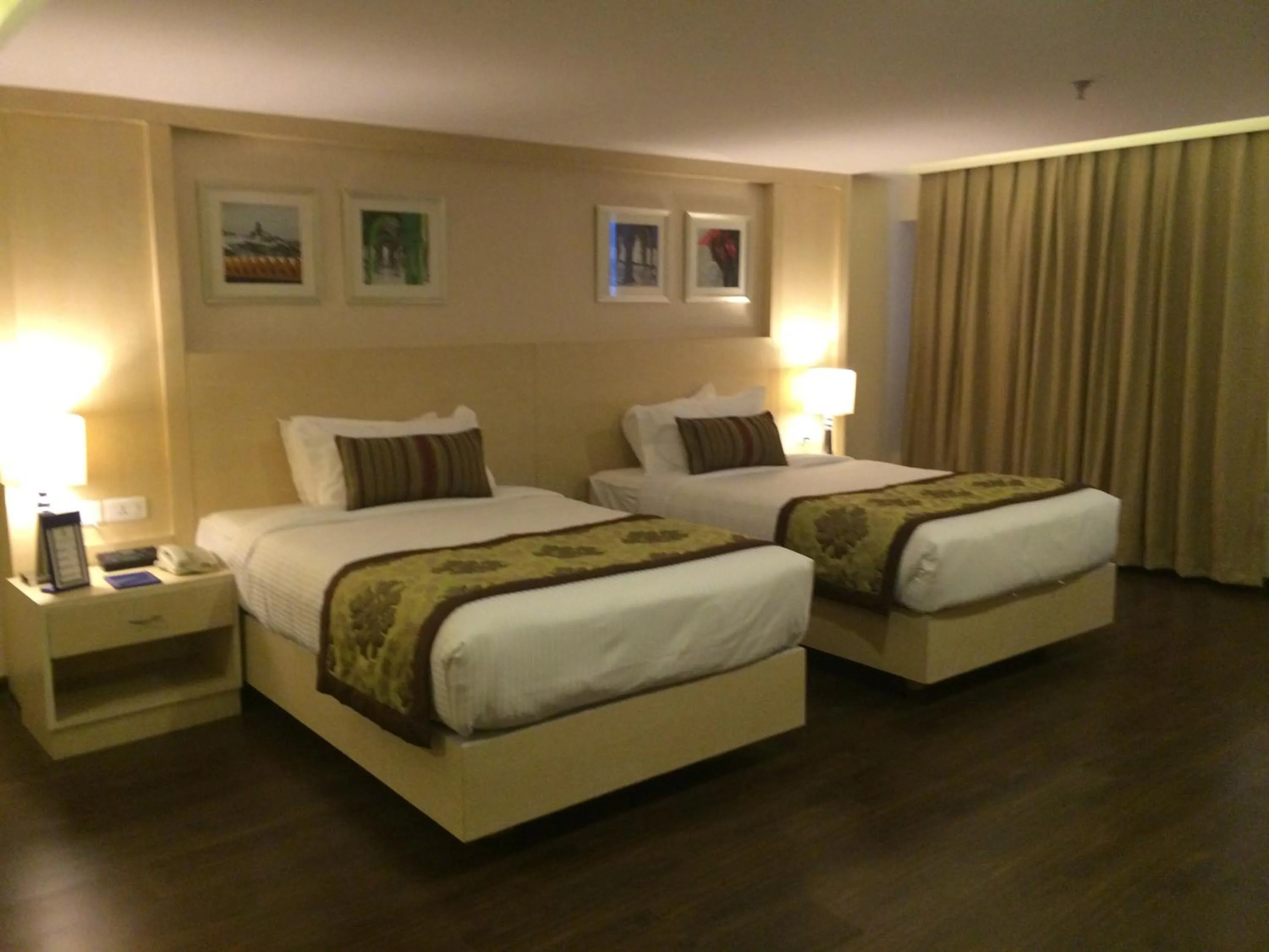 Bed in Golden Tulip Jaipur