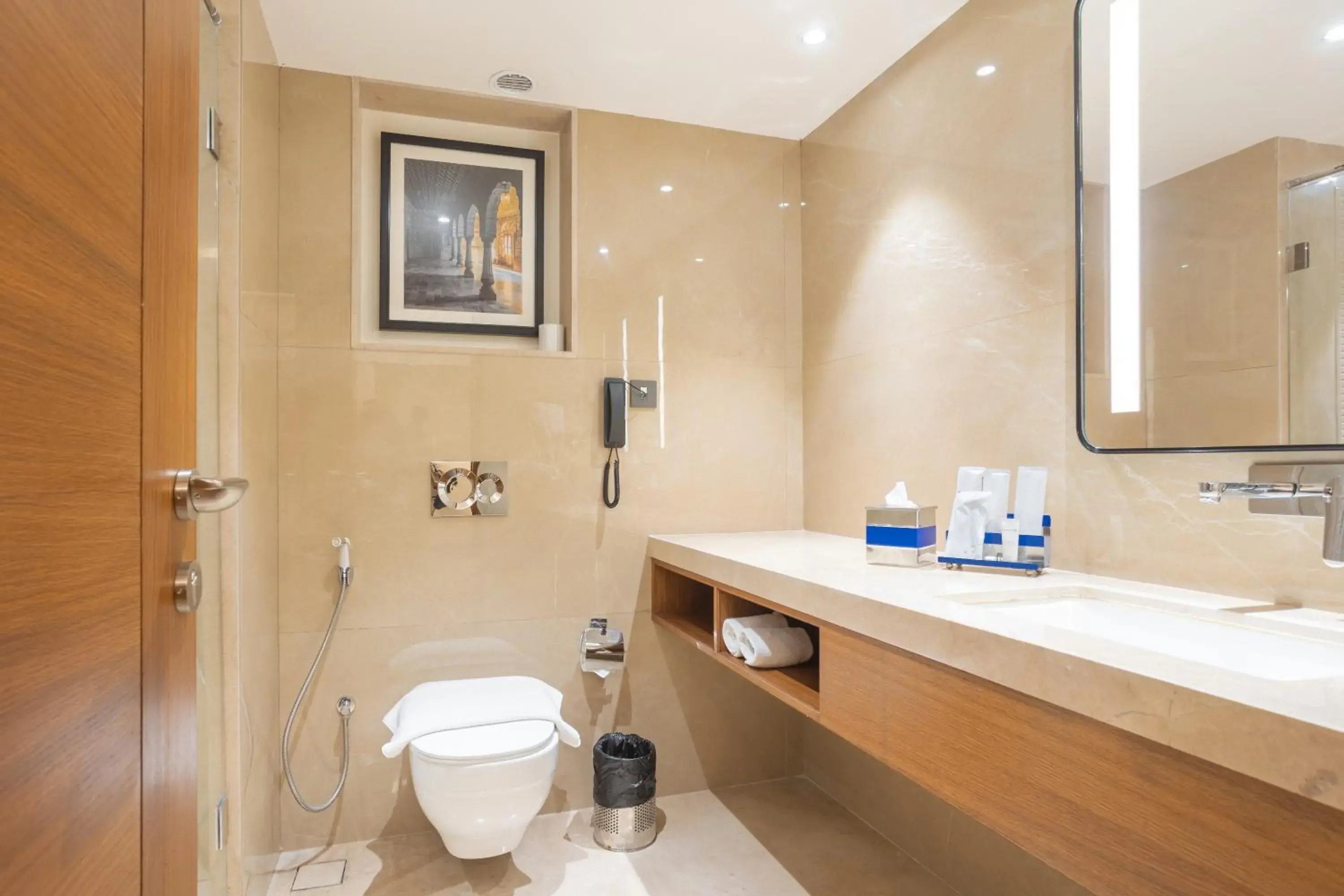 Super Deluxe Double or Twin Room (1+1 Happy Hour from 11am - single occupancy - 11pm) in Golden Tulip Jaipur Super Deluxe Double or Twin Room (1+1 Happy Hour from 11am - single occupancy - 11pm) in Golden Tulip Jaipur