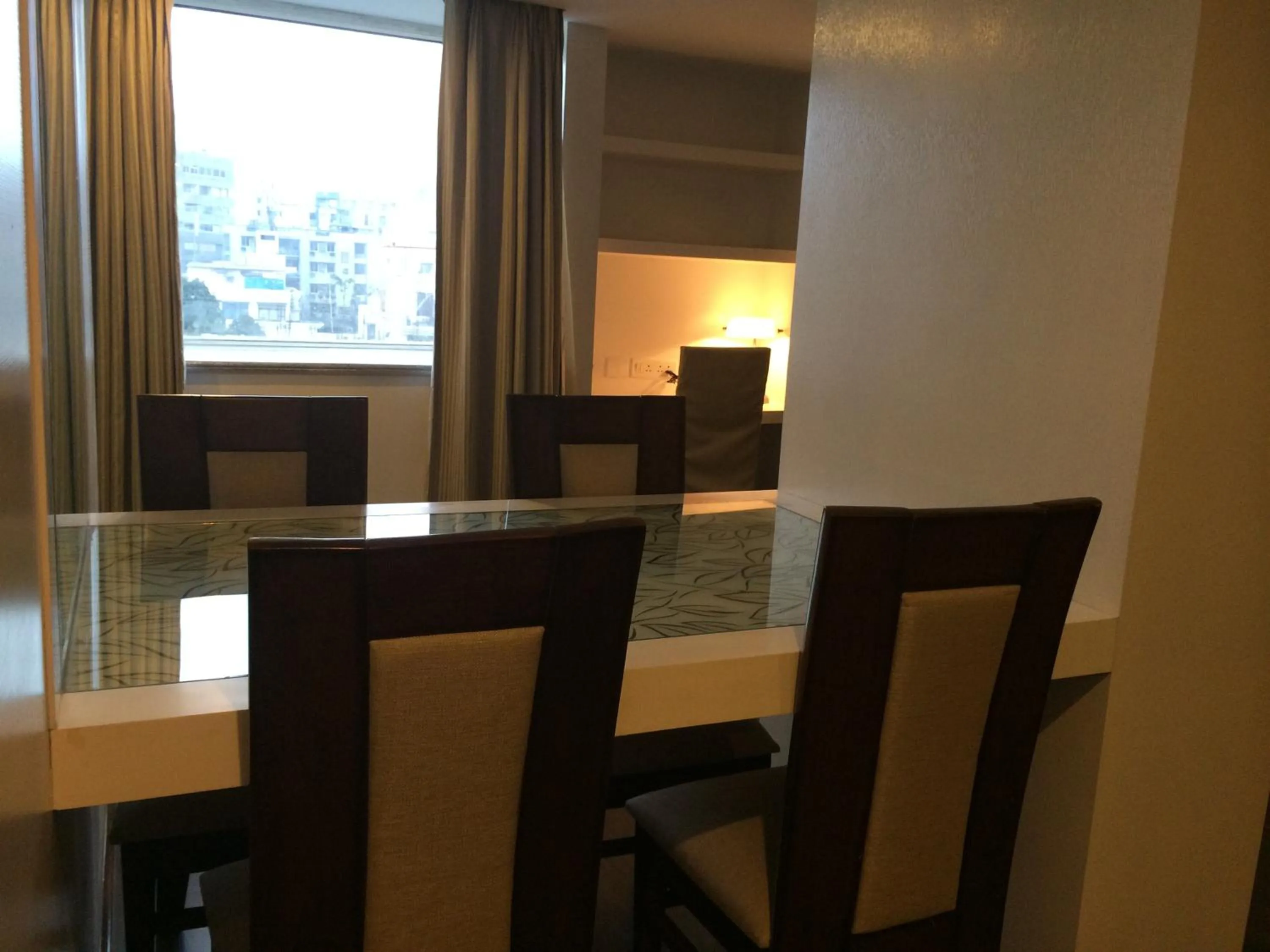 Dining area in Golden Tulip Jaipur