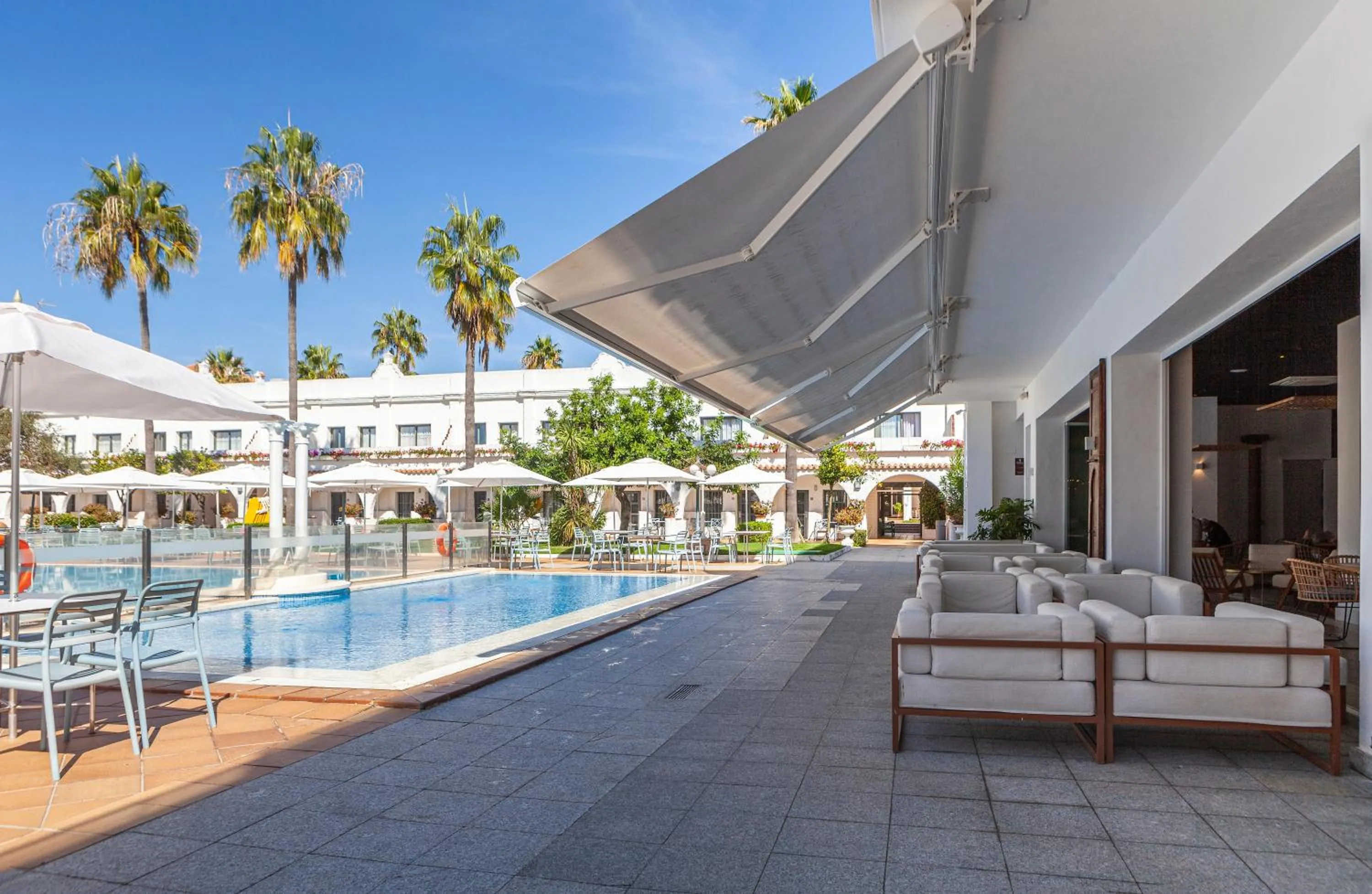 Swimming pool in Playa de la Luz