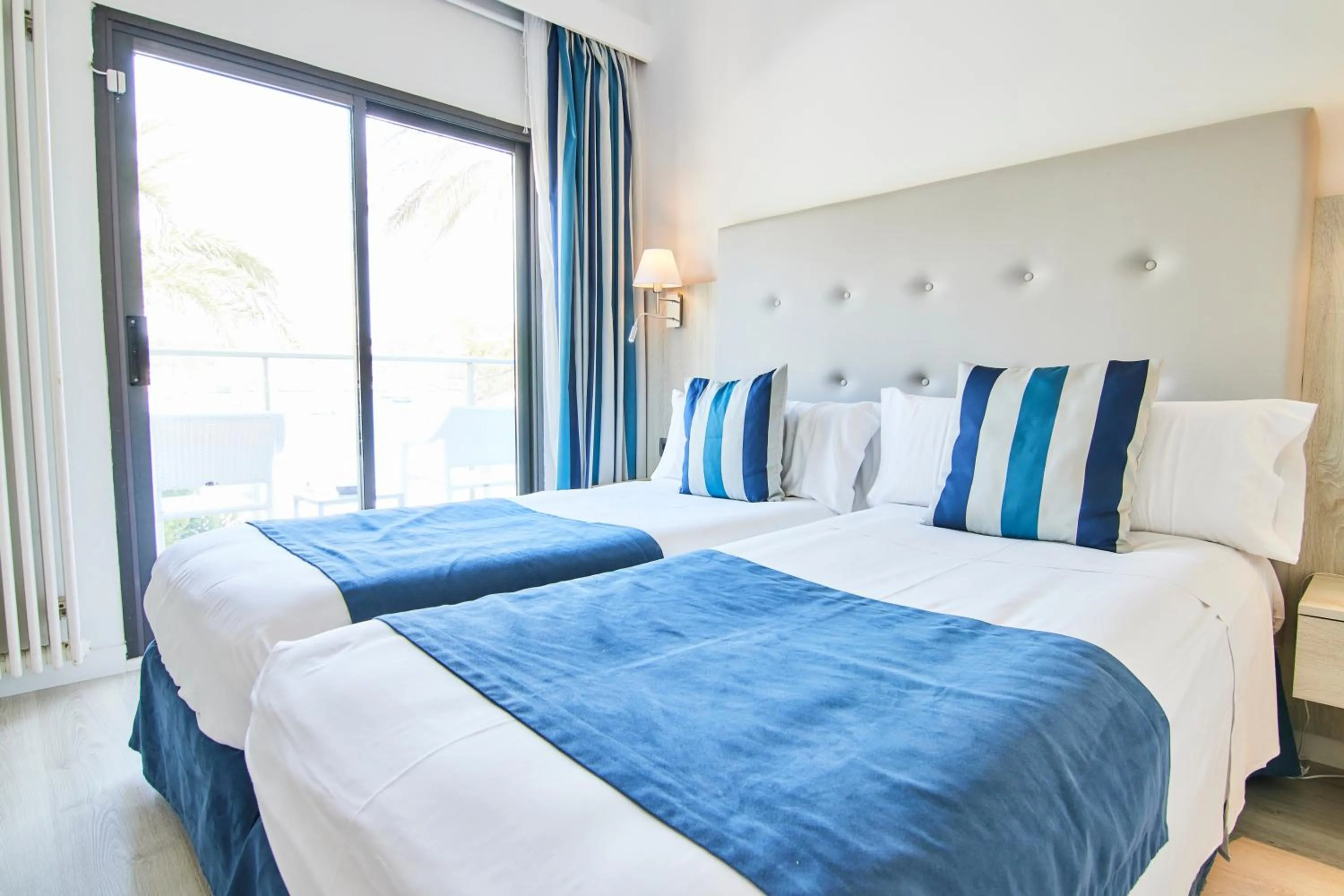 Bedroom, Bed in Los Geranios