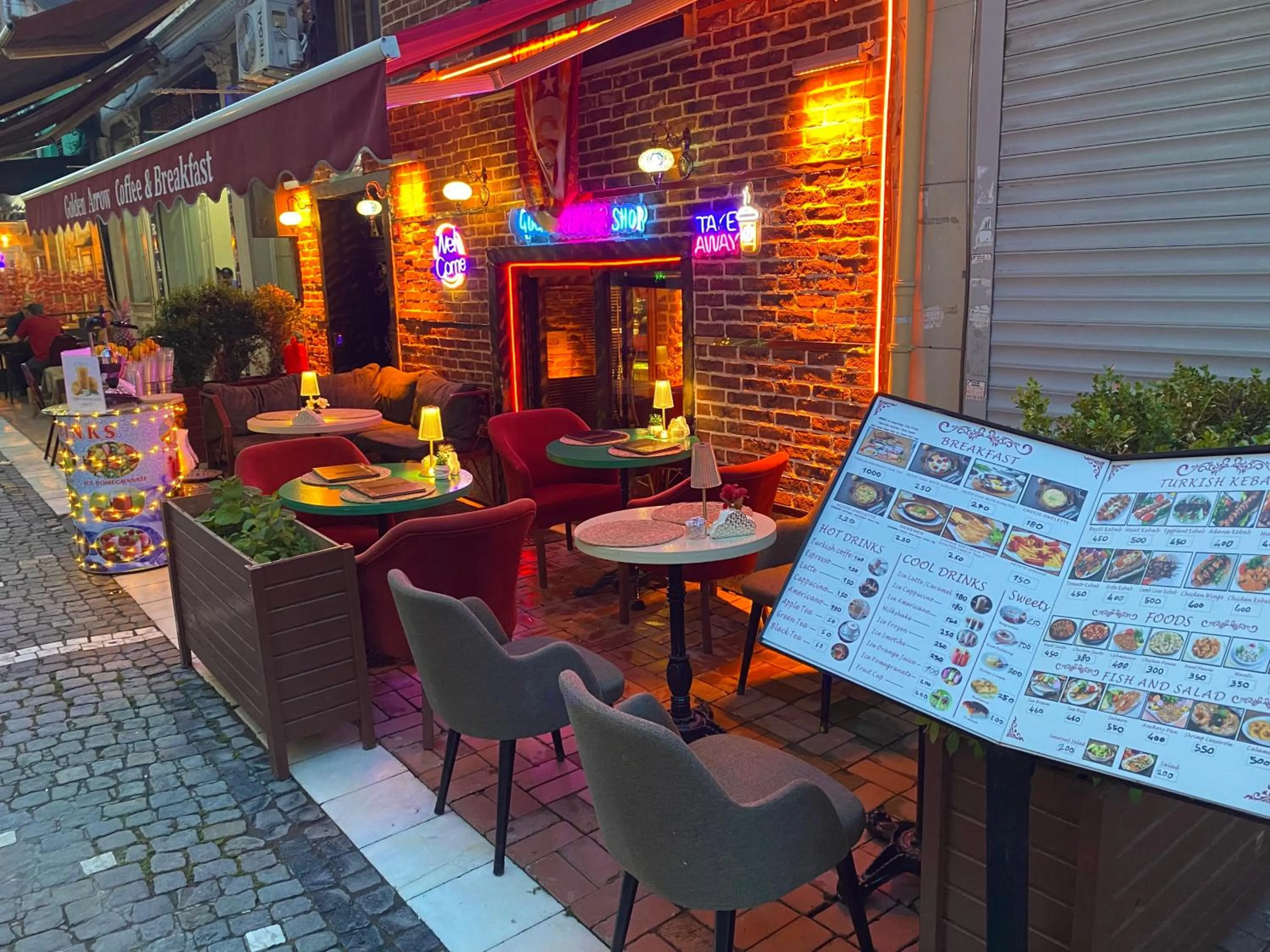 Restaurant/places to eat in GOLDEN ARROW OLD CİTY HOTEL