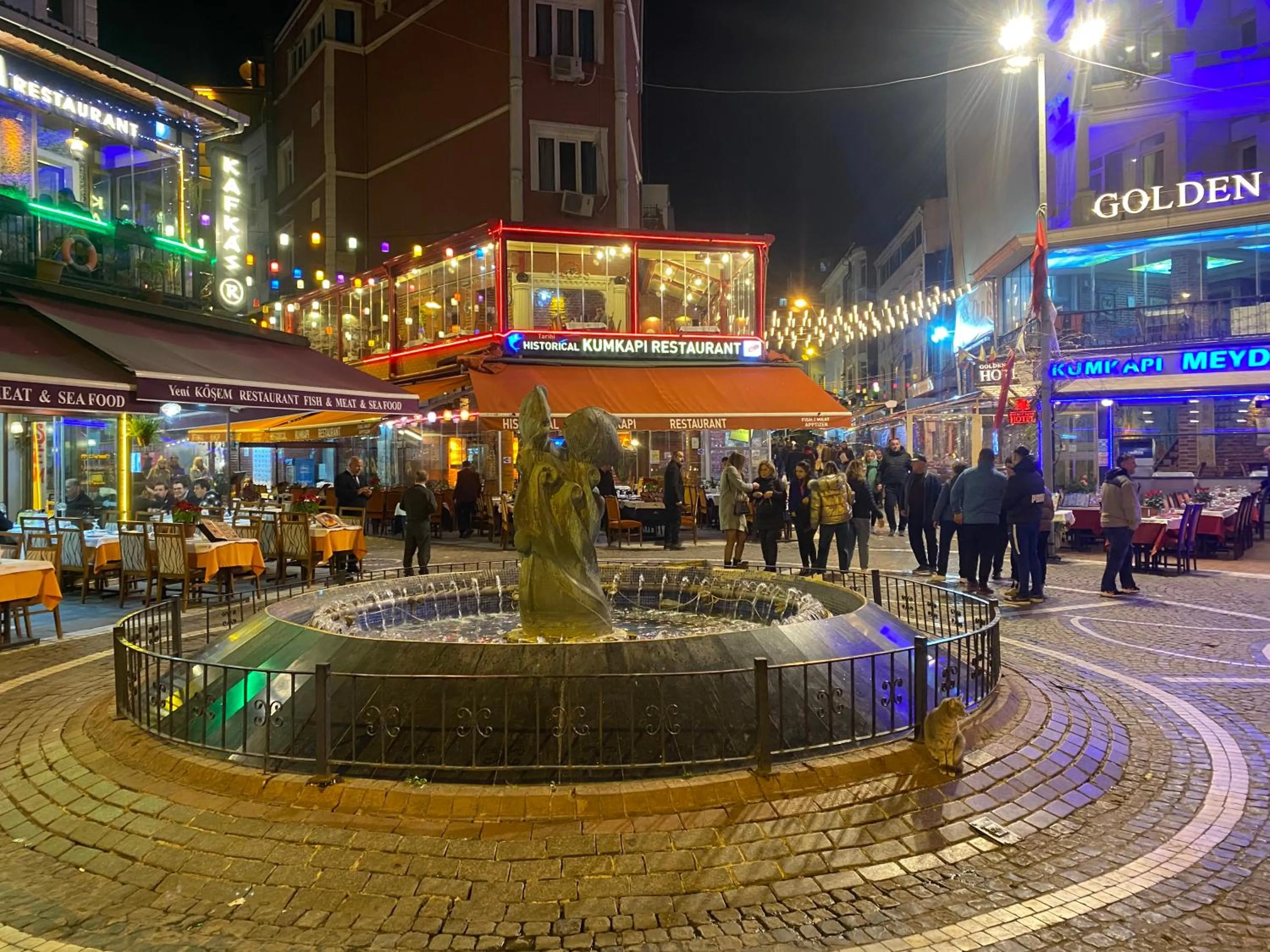 People in GOLDEN ARROW OLD CİTY HOTEL