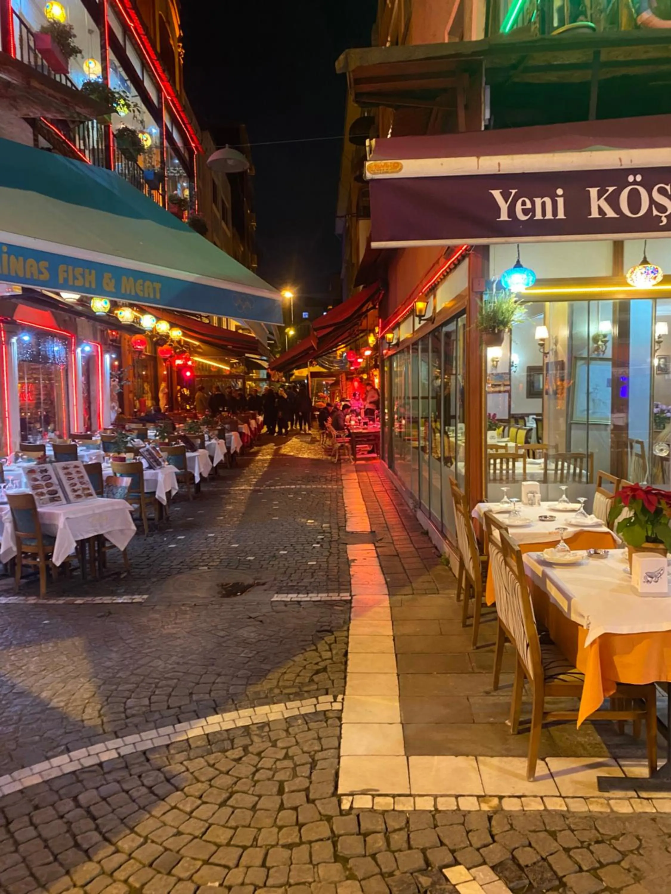 Restaurant/places to eat in GOLDEN ARROW OLD CİTY HOTEL