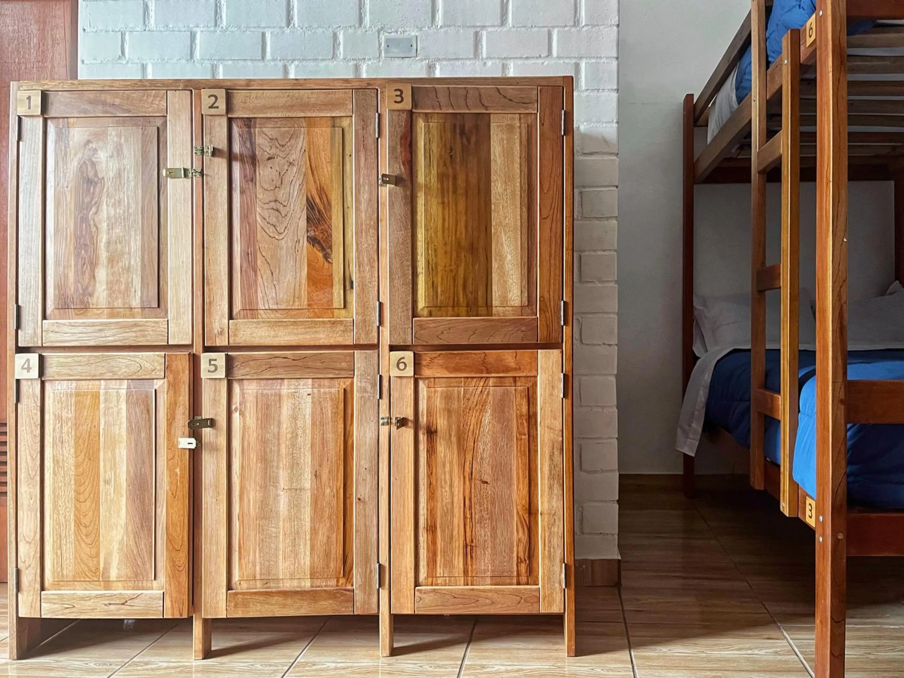 microwave, Bed in Tupac Huaraz