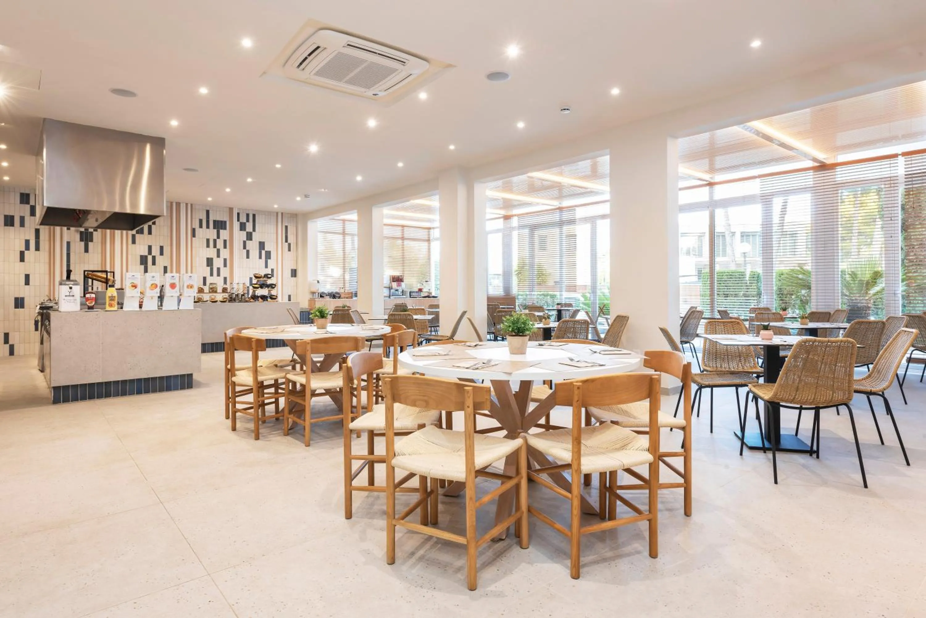 Restaurant/places to eat in HSM Lago Park