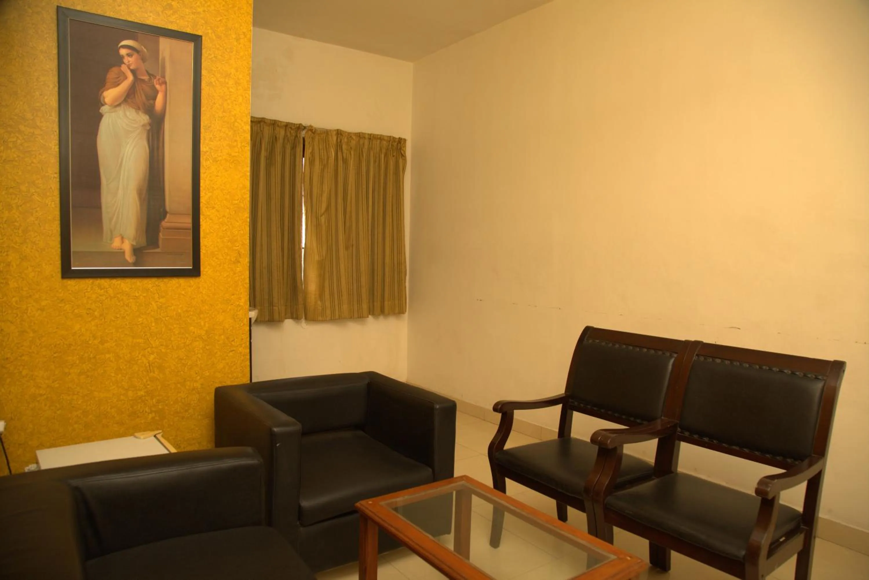 Living room in Kings Hotel Egmore