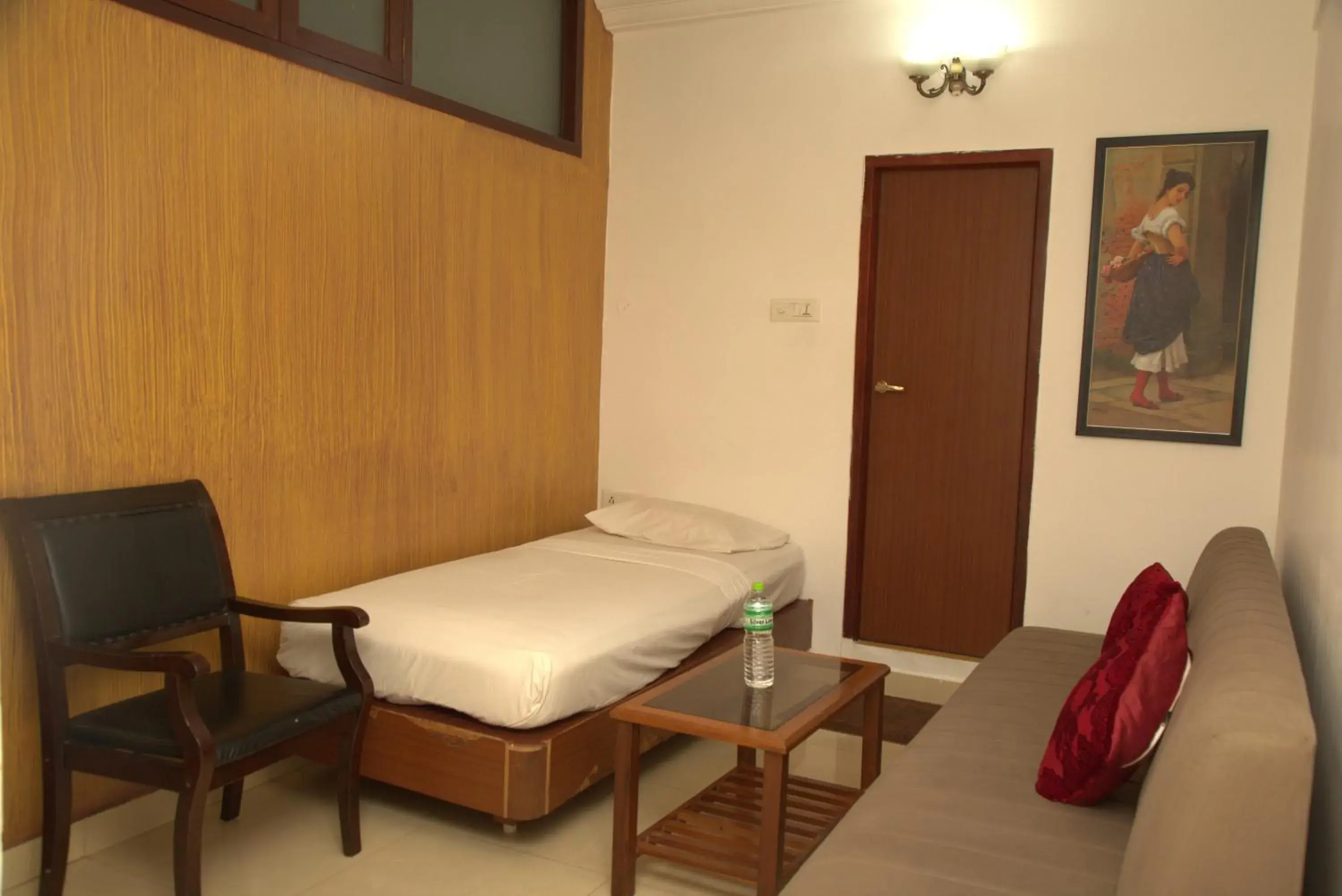 Standard Single Room - single occupancy in Kings Hotel Egmore Standard Single Room - single occupancy in Kings Hotel Egmore