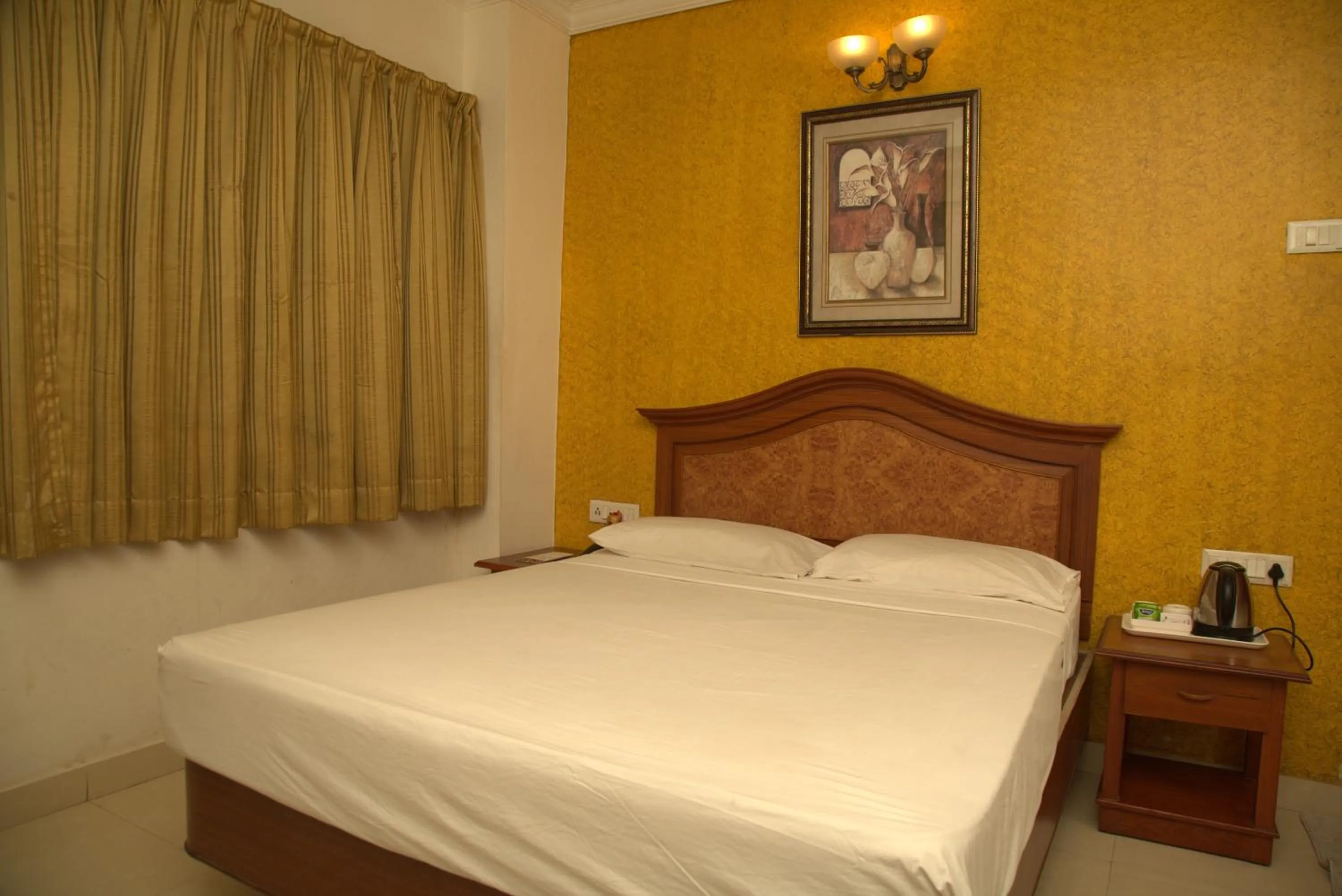Bed in Kings Hotel Egmore