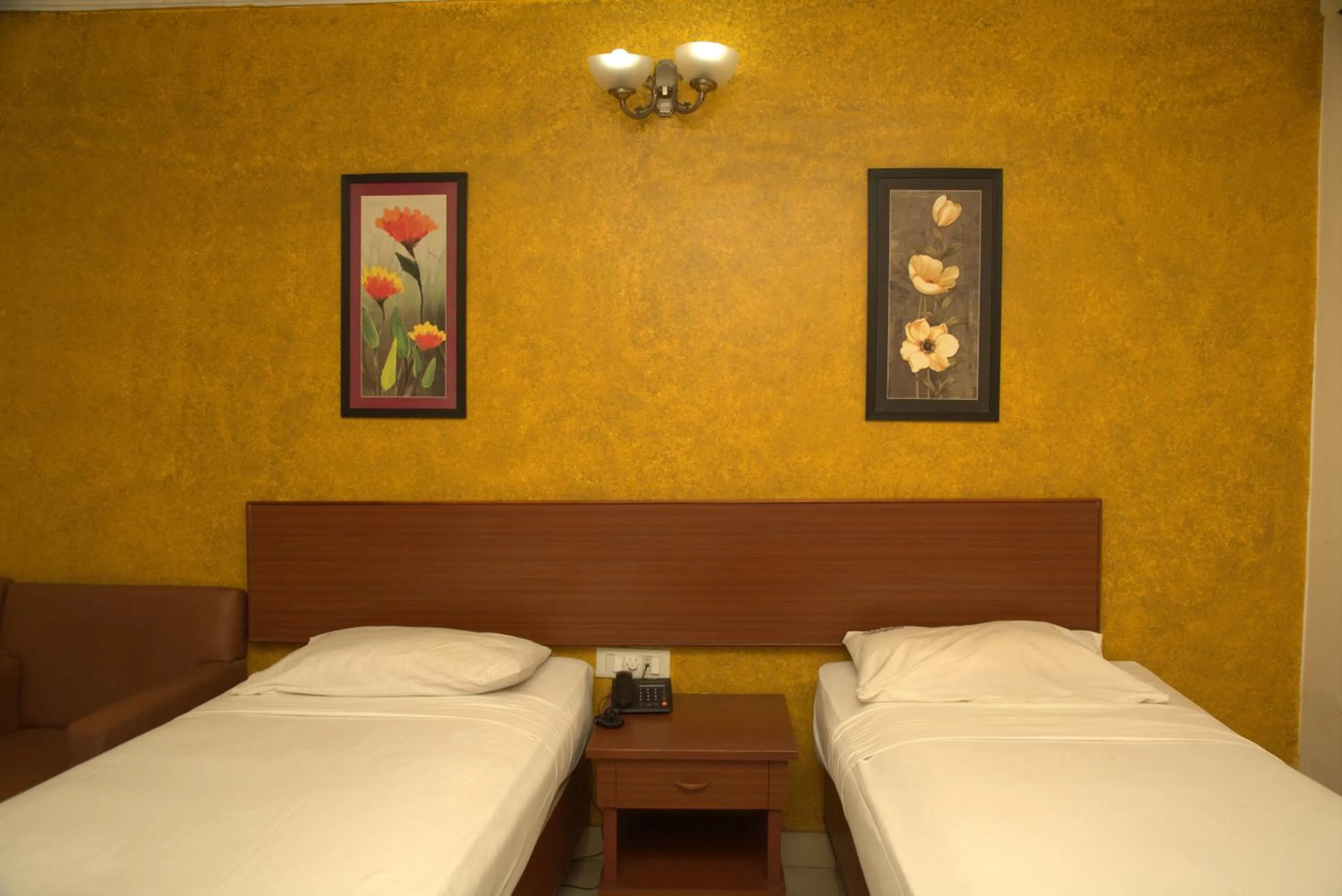 Bed in Kings Hotel Egmore