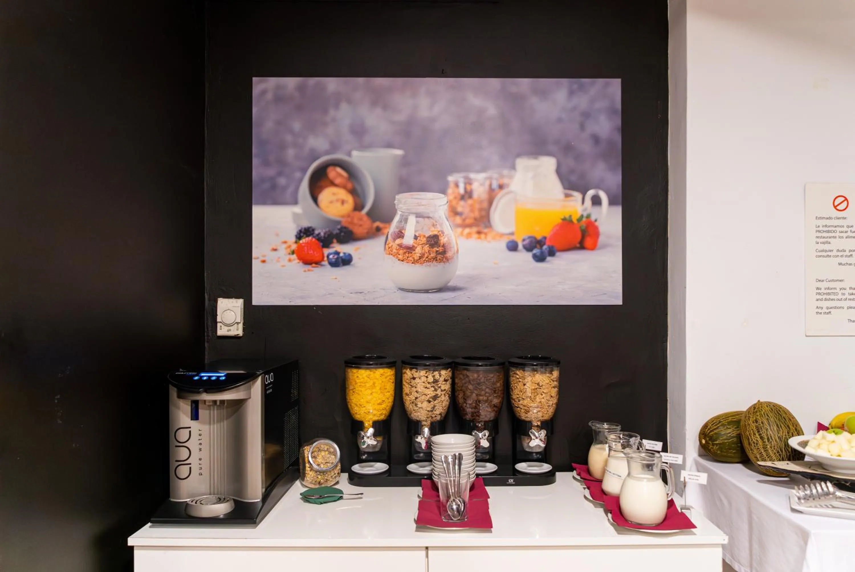 Restaurant/places to eat in NeoMagna Madrid