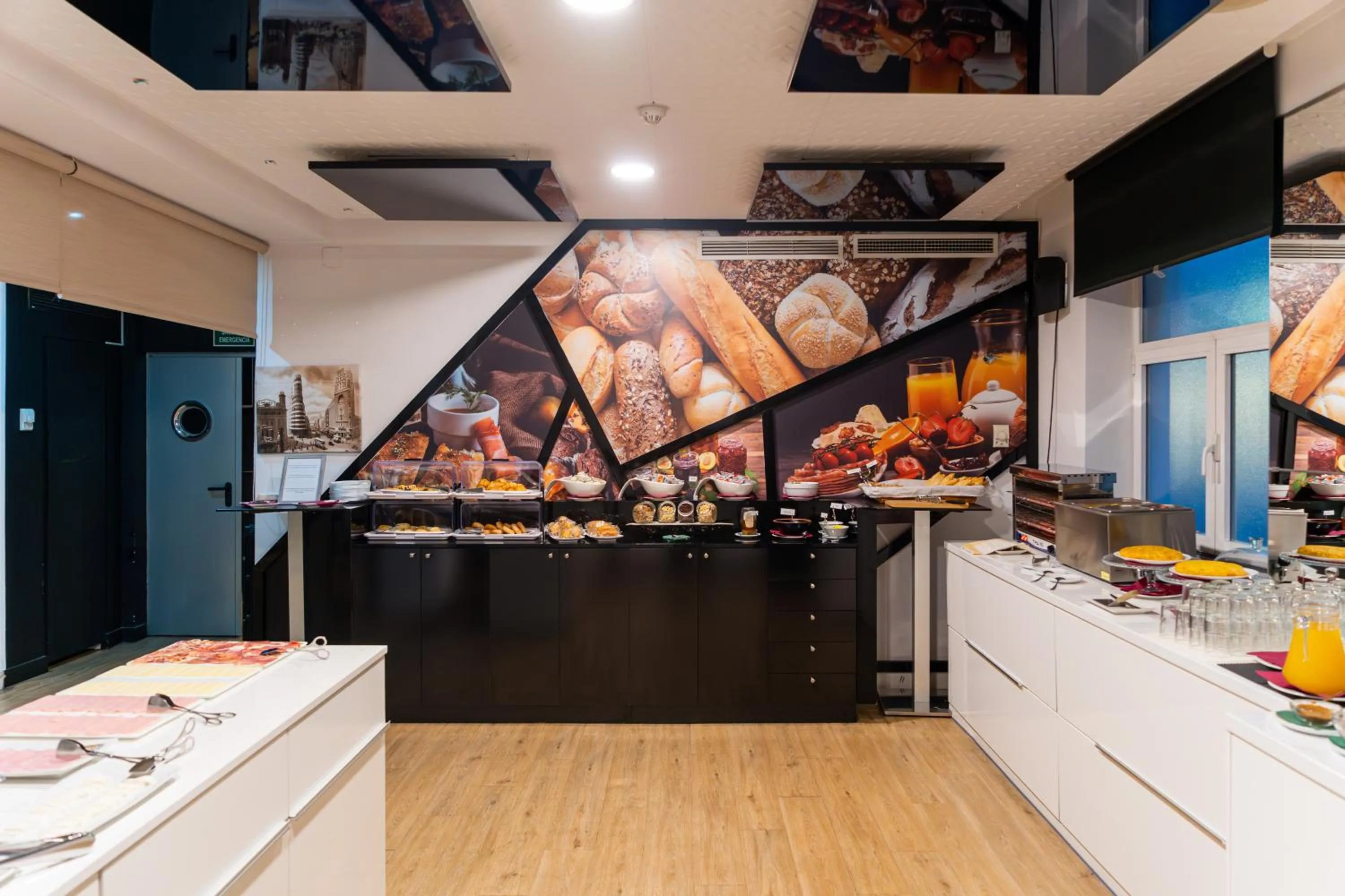 Buffet breakfast in NeoMagna Madrid