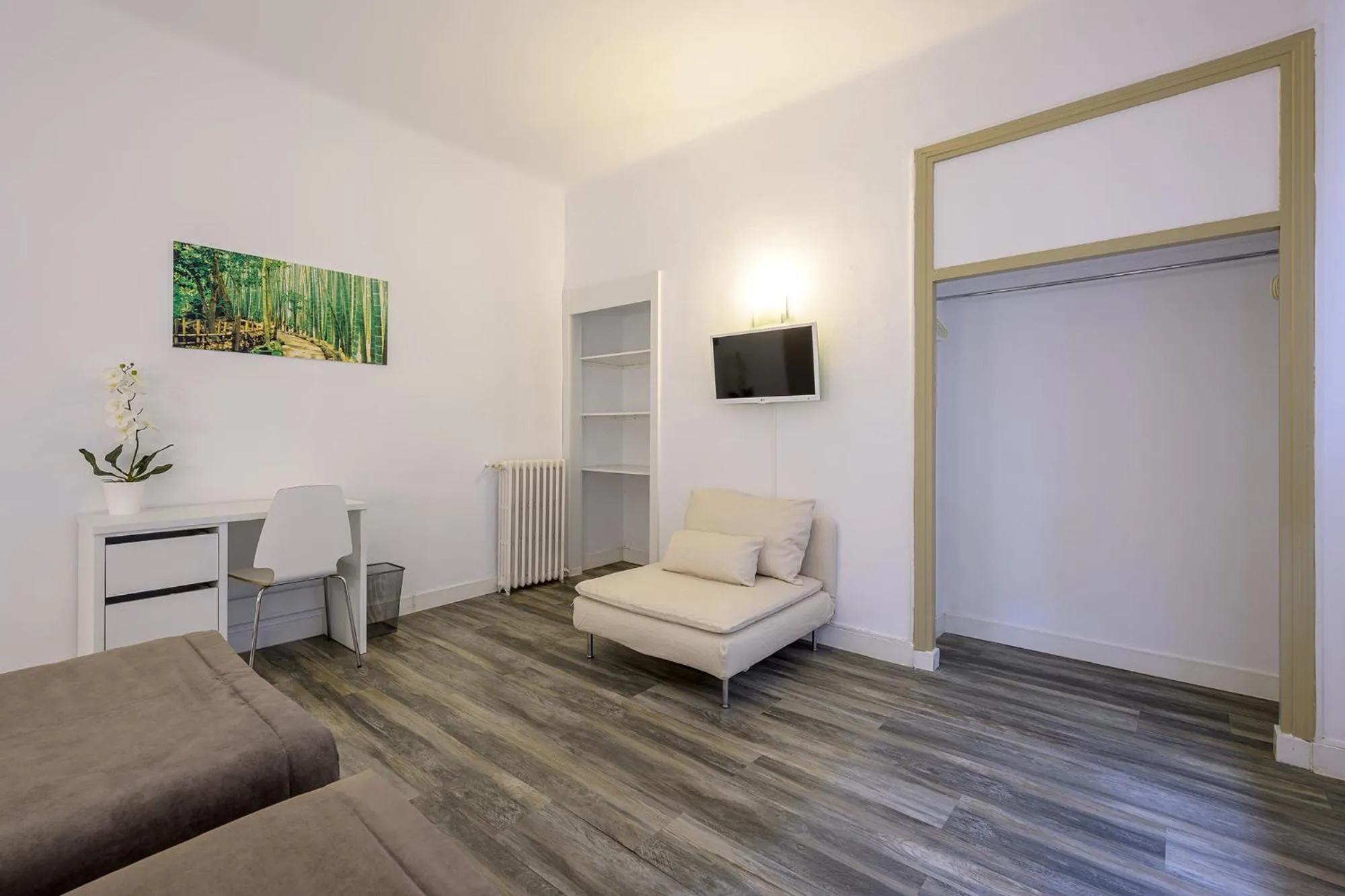 Bedroom in NeoMagna Madrid