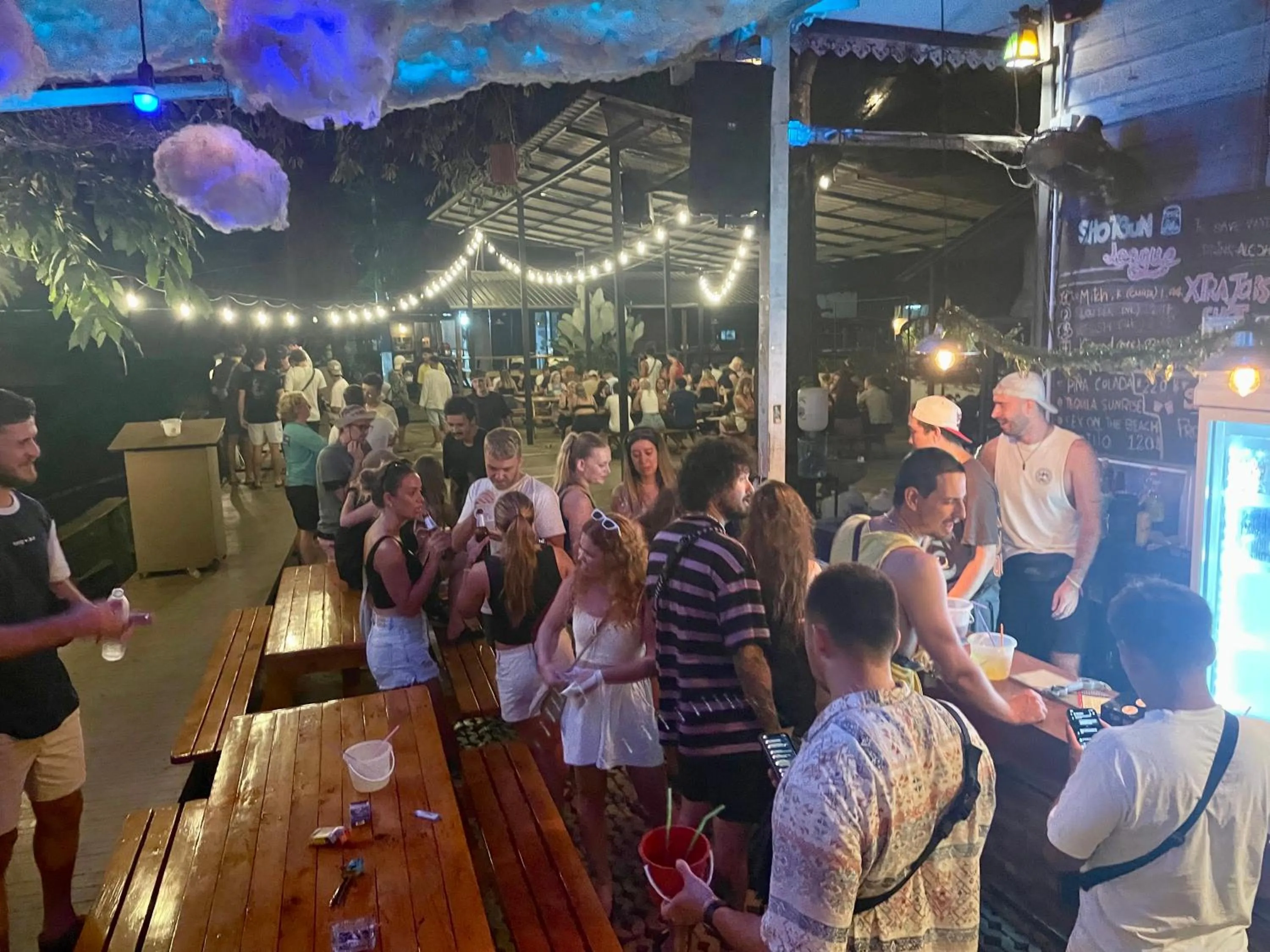 Nightclub / DJ in Revolution Hostel Pai