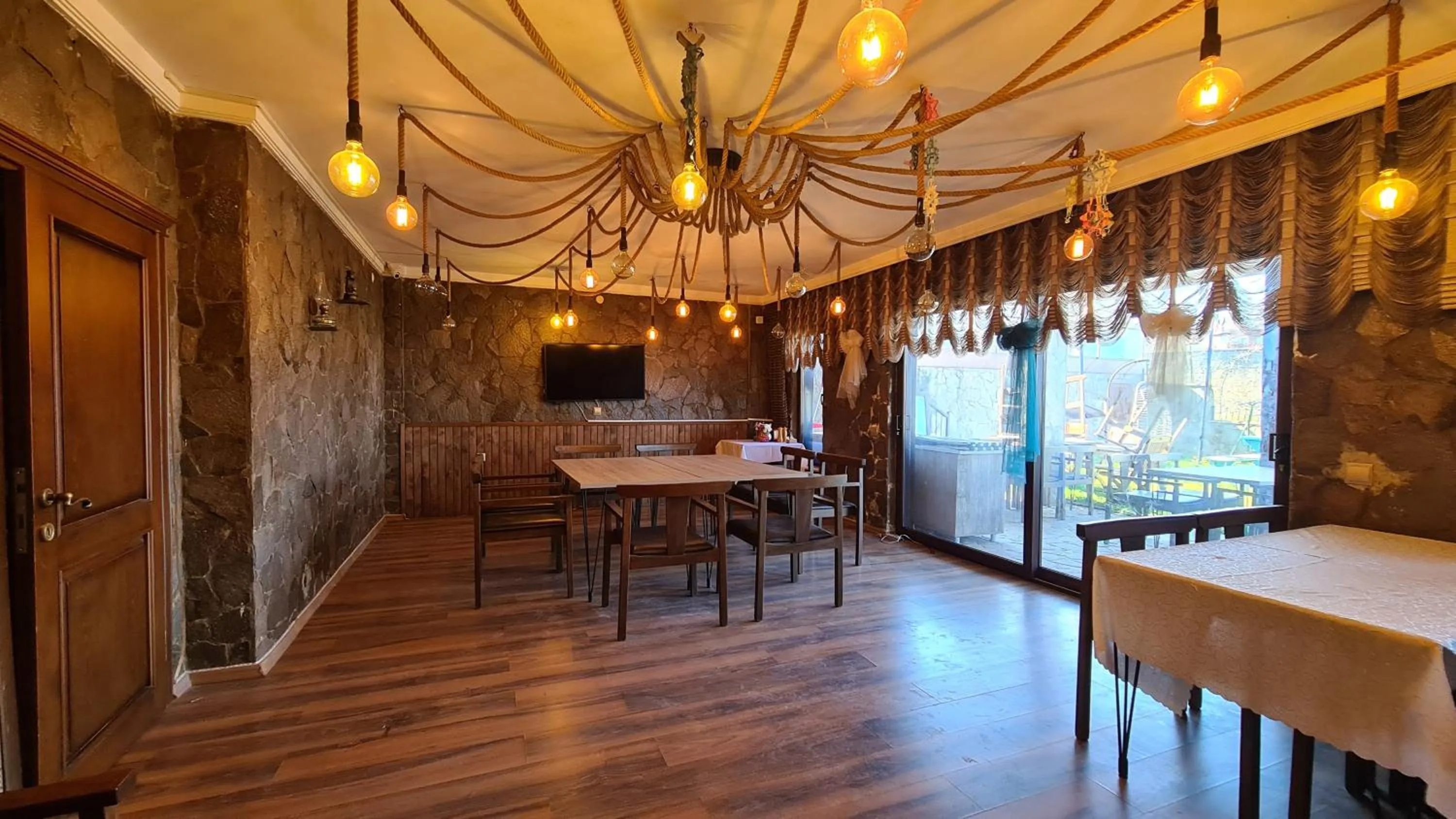 Restaurant/places to eat in Mavisu Deluxe Butik Otel