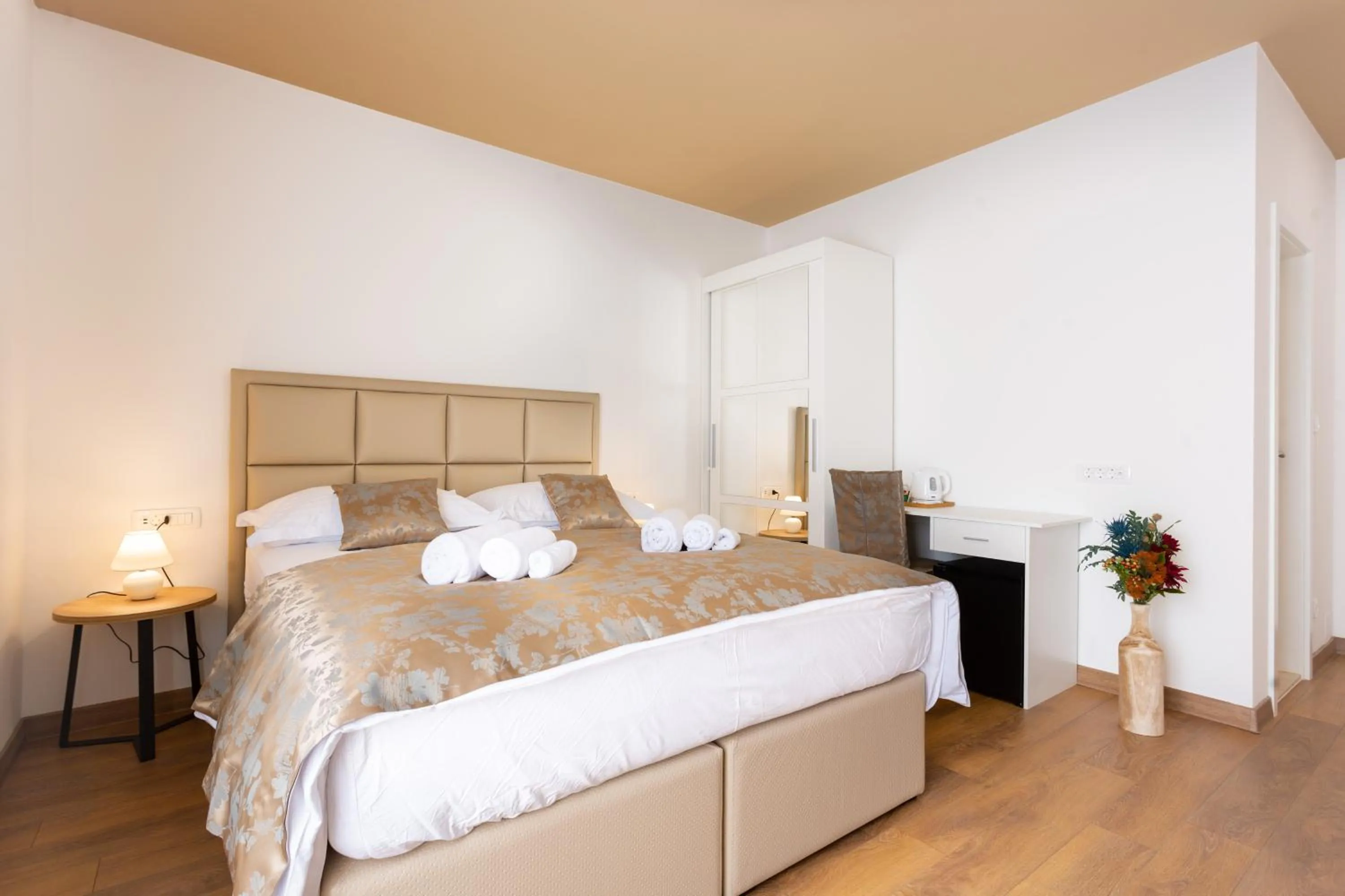 Bed in Luxury Rooms Fetivi