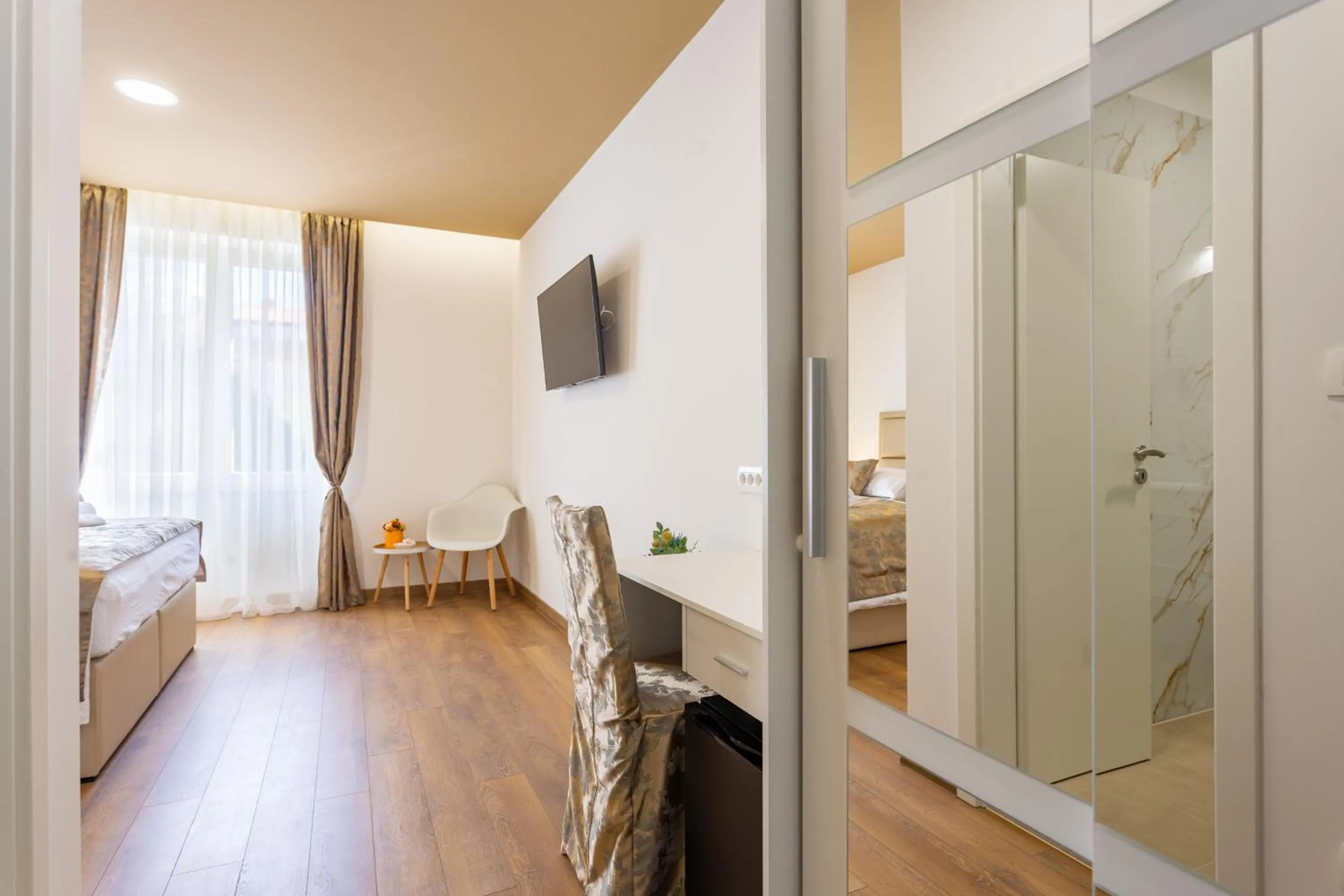 TV and multimedia in Luxury Rooms Fetivi