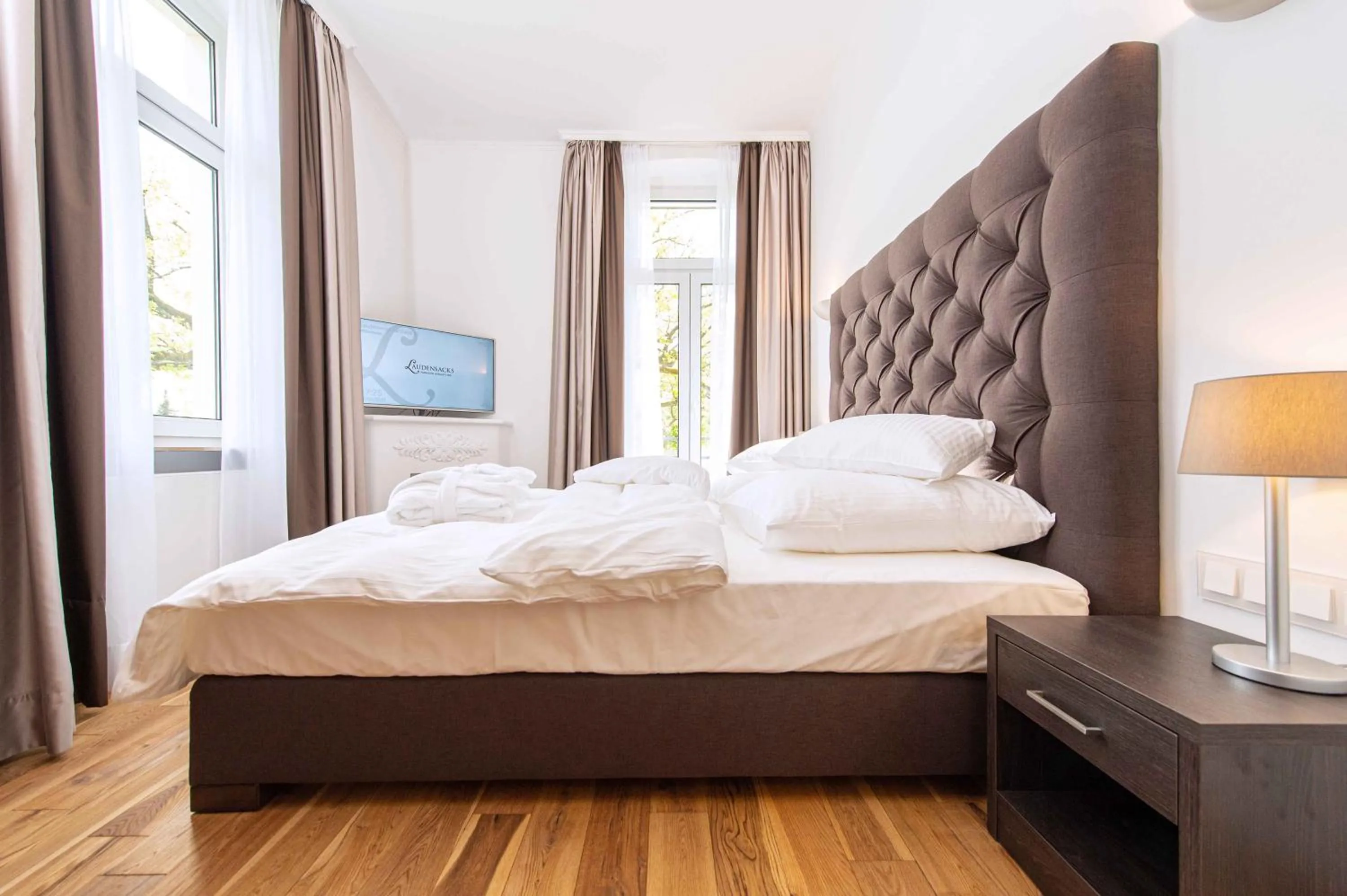 Photo of the whole room, Bed in Laudensacks Parkhotel & Retreat