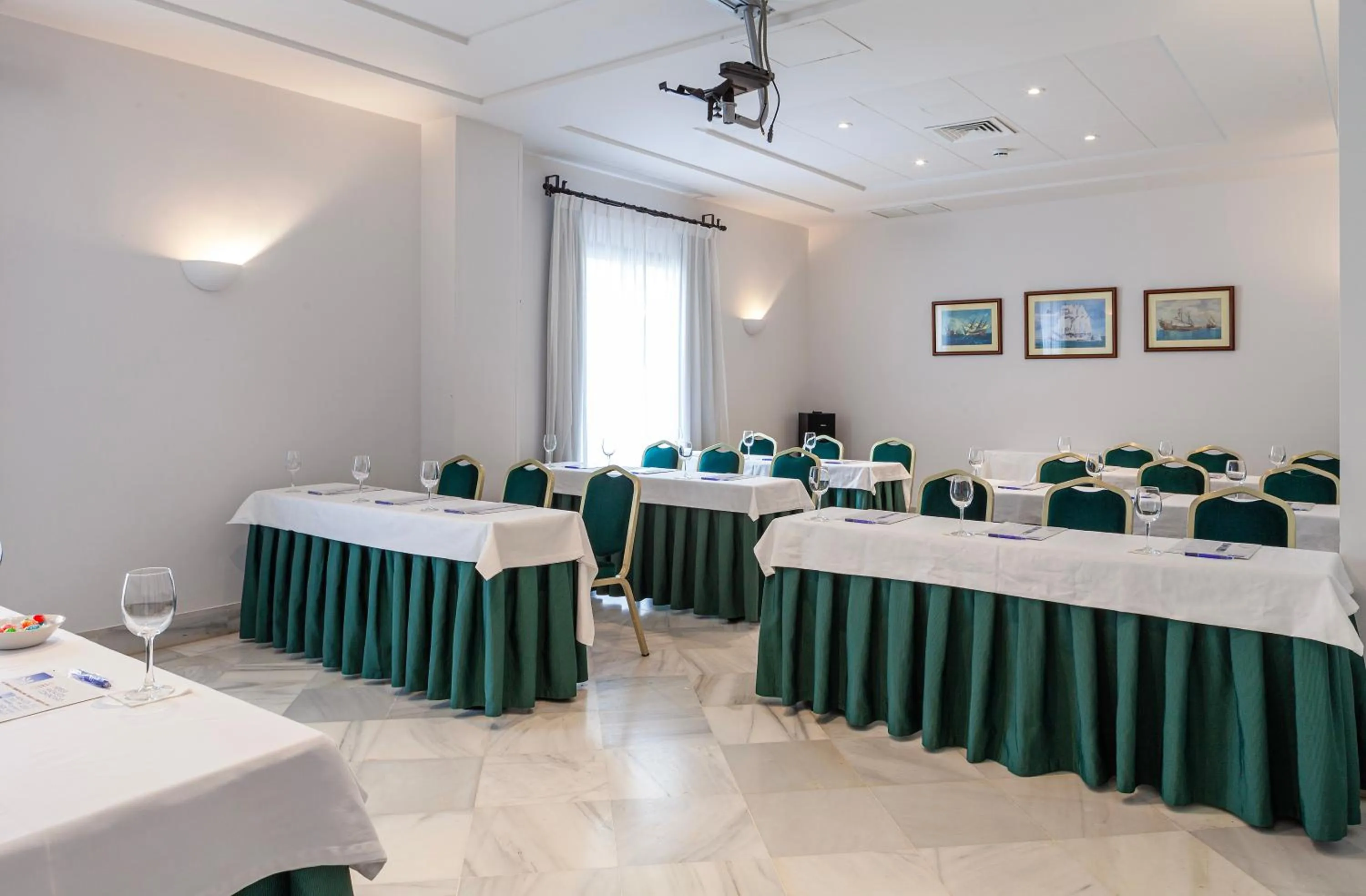 Meeting/conference room in Hotel Duque de Najera