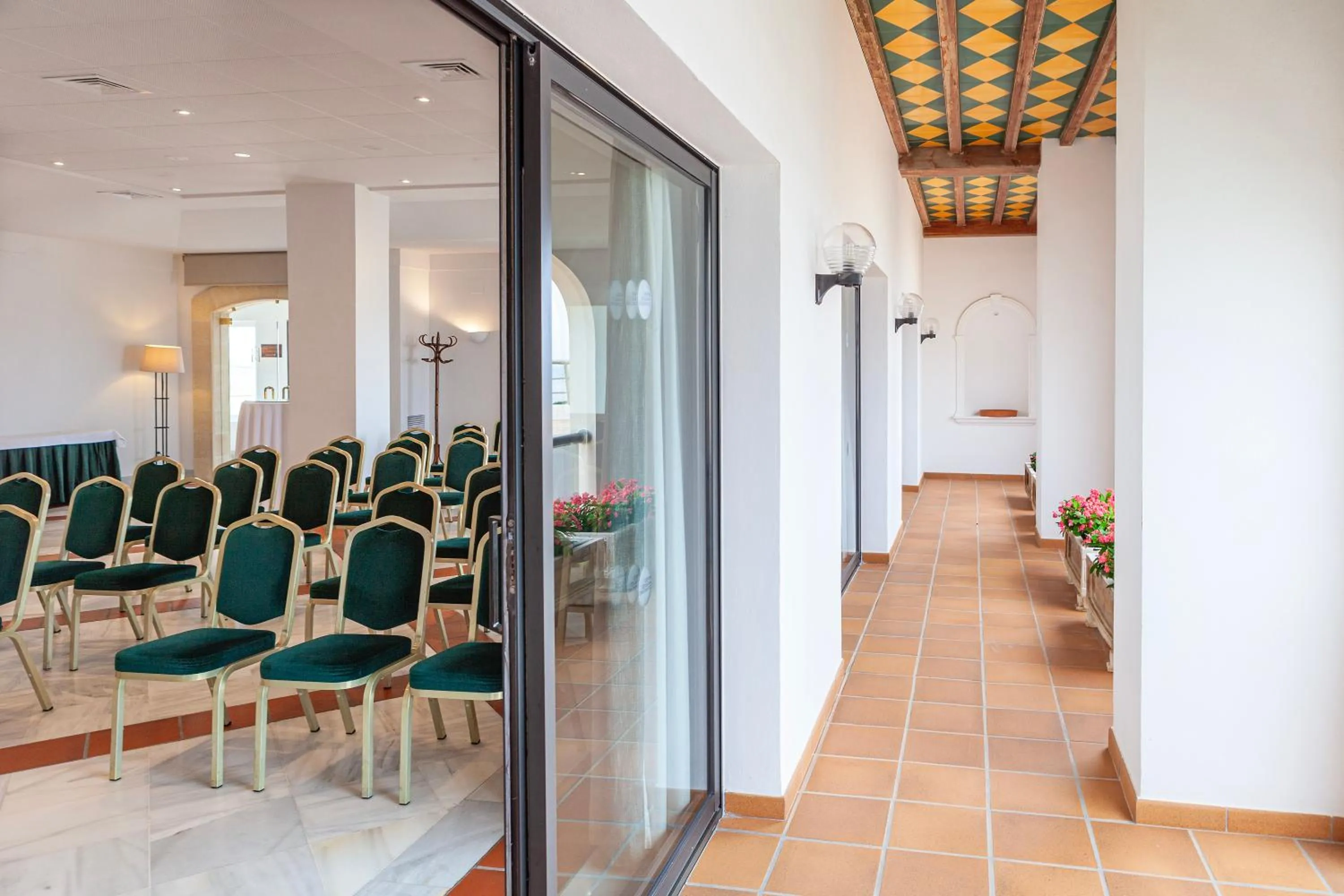 Meeting/conference room in Hotel Duque de Najera