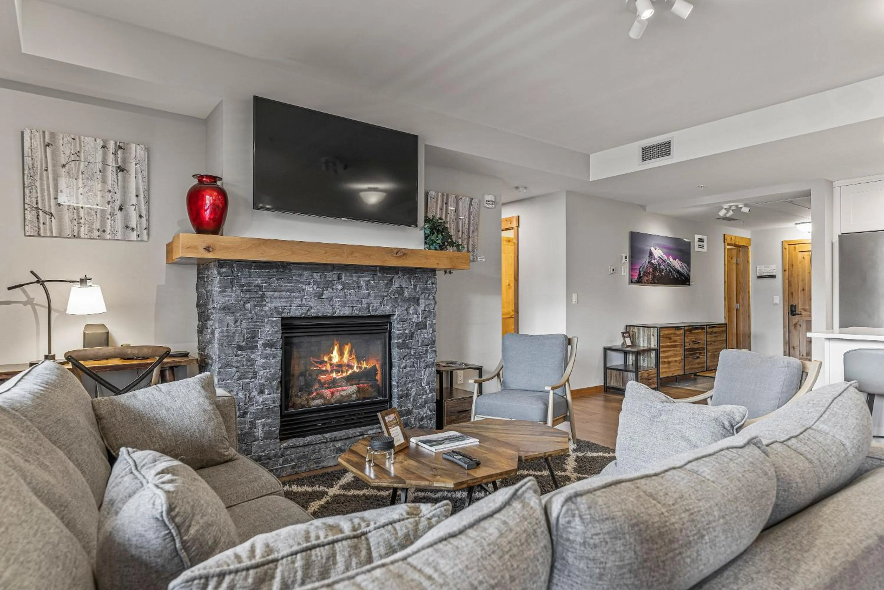 Spring Creek Condo by Canadian Rockies Vacation Rentals