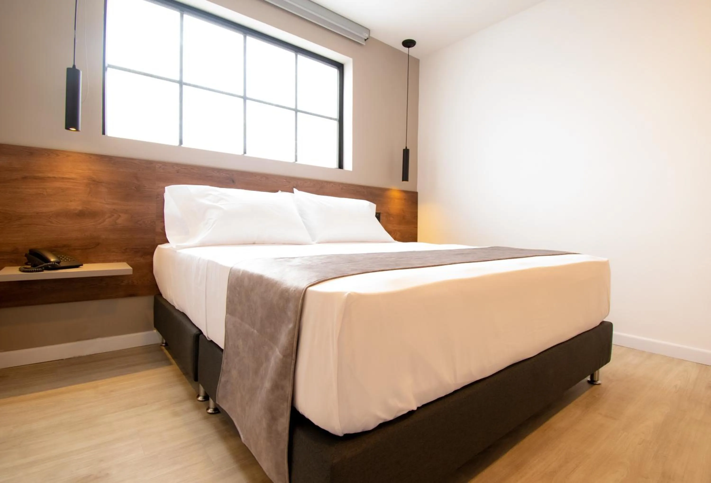 Photo of the whole room, Bed in Fence by Bernalo Hotels