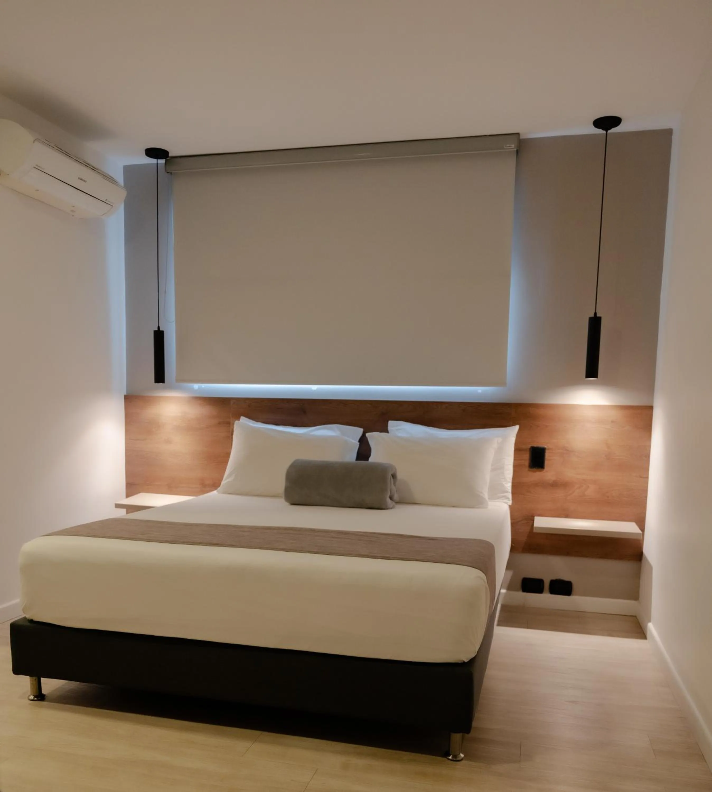 Photo of the whole room, Bed in Fence by Bernalo Hotels