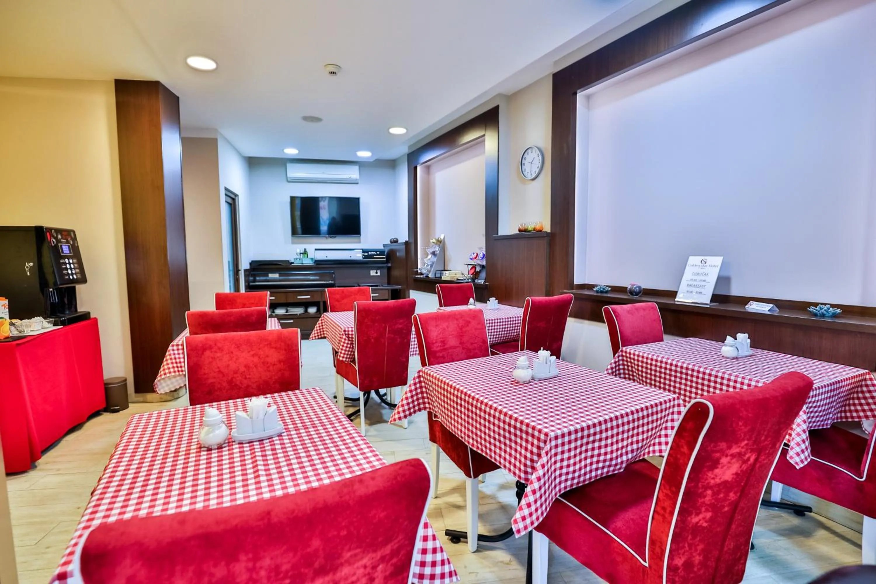 Restaurant/places to eat in Boutique Hotel Golden Star