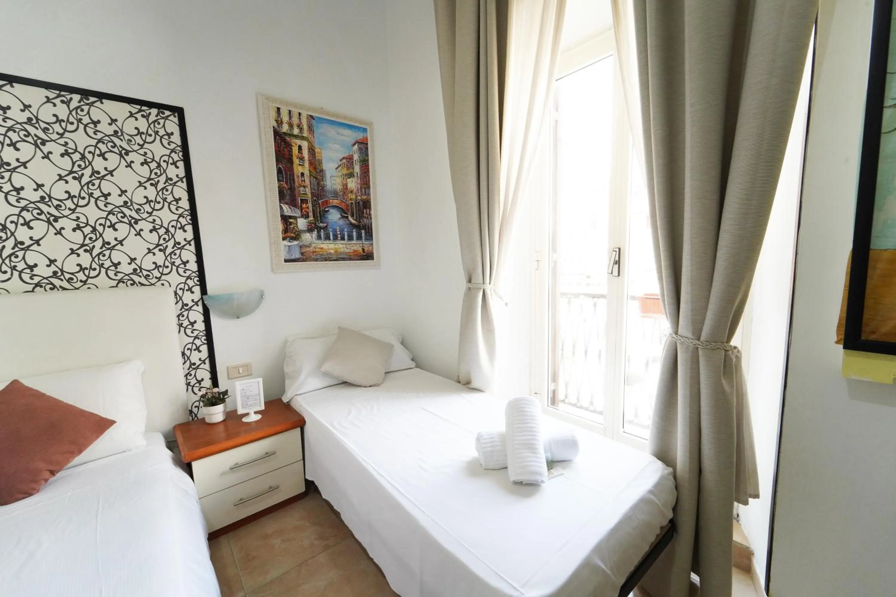 Bedroom, Bed in Cicero Rome Center