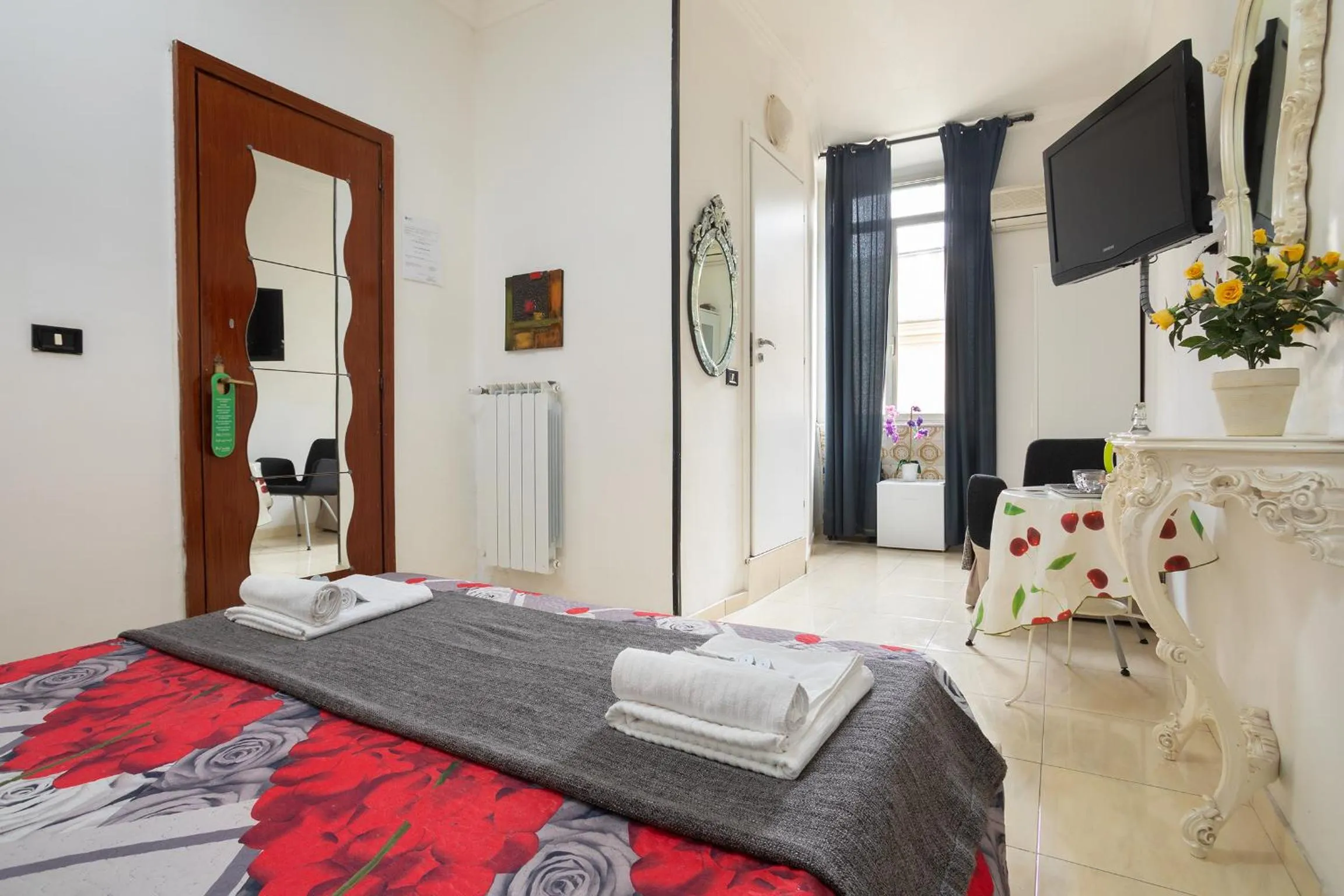 Bed in Cicero Rome Center