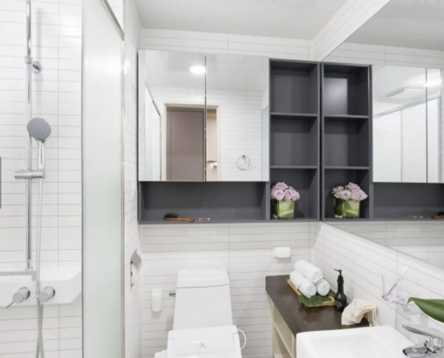 Shower, Bathroom in Yeosu Hotel First City