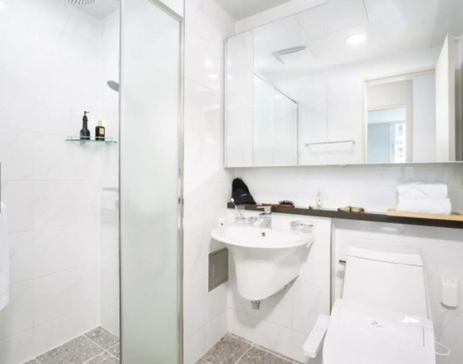 Shower, Bathroom in Yeosu Hotel First City