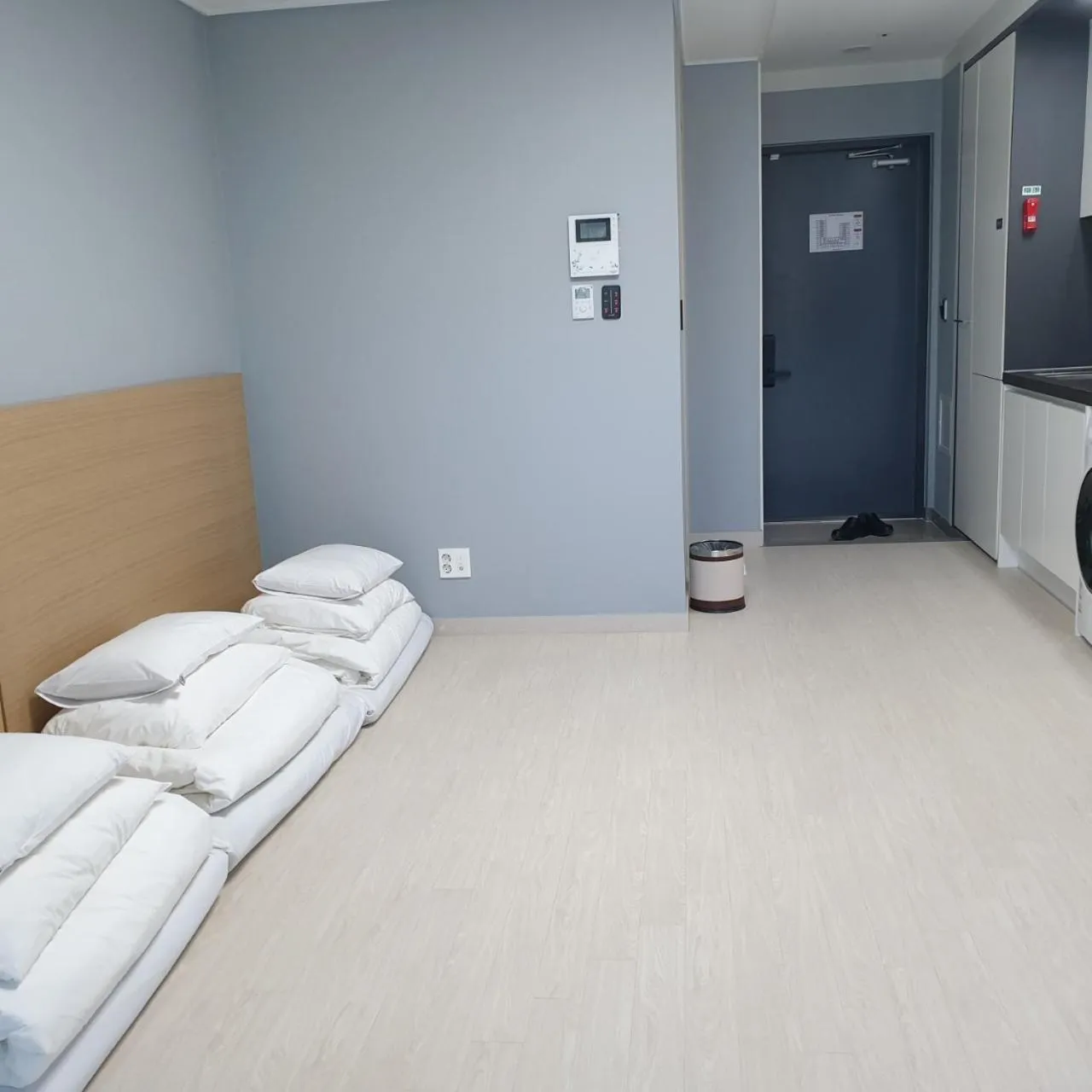 Bedroom, Bed in Yeosu Hotel First City