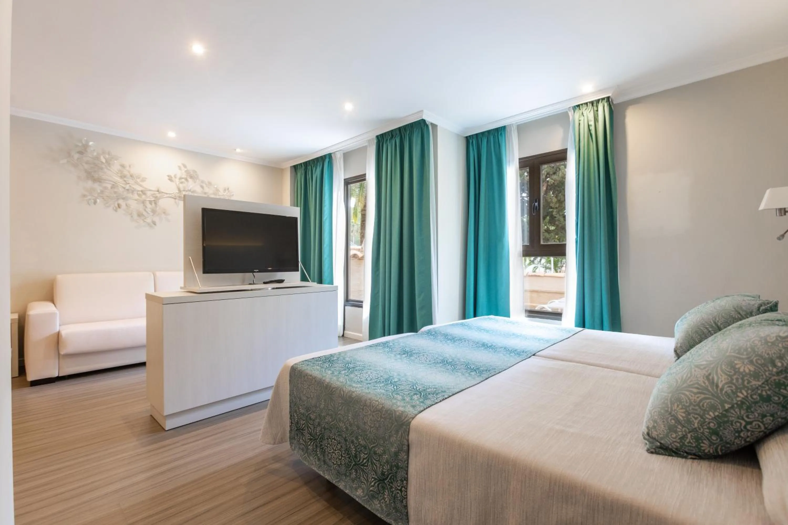 TV and multimedia, Bed in Ona Palmira Paguera