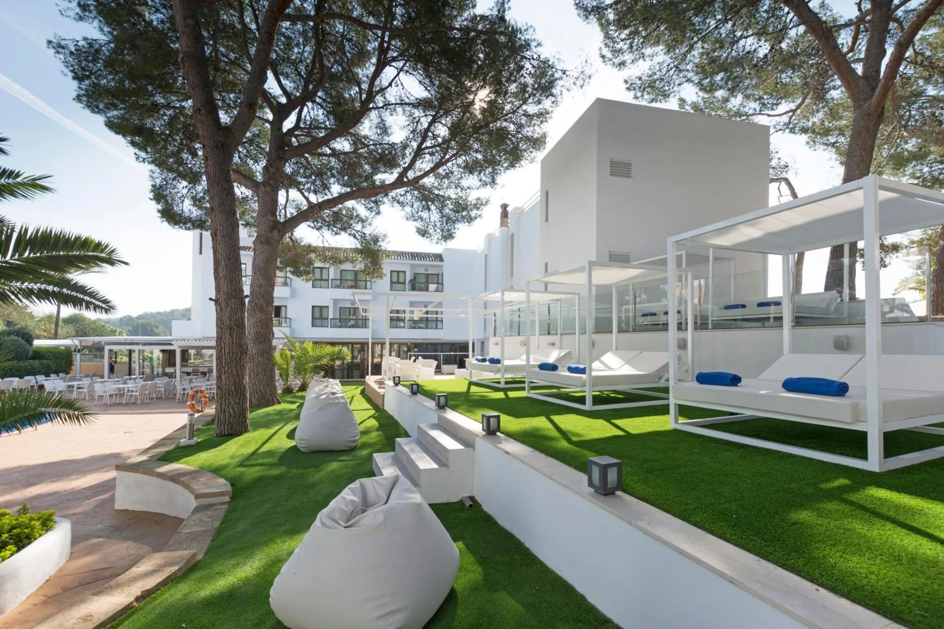 Property building in Ona Palmira Paguera