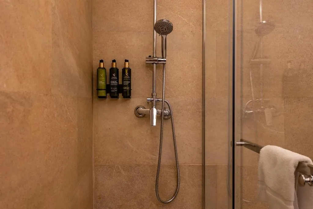 Shower in Ona Palmira Paguera